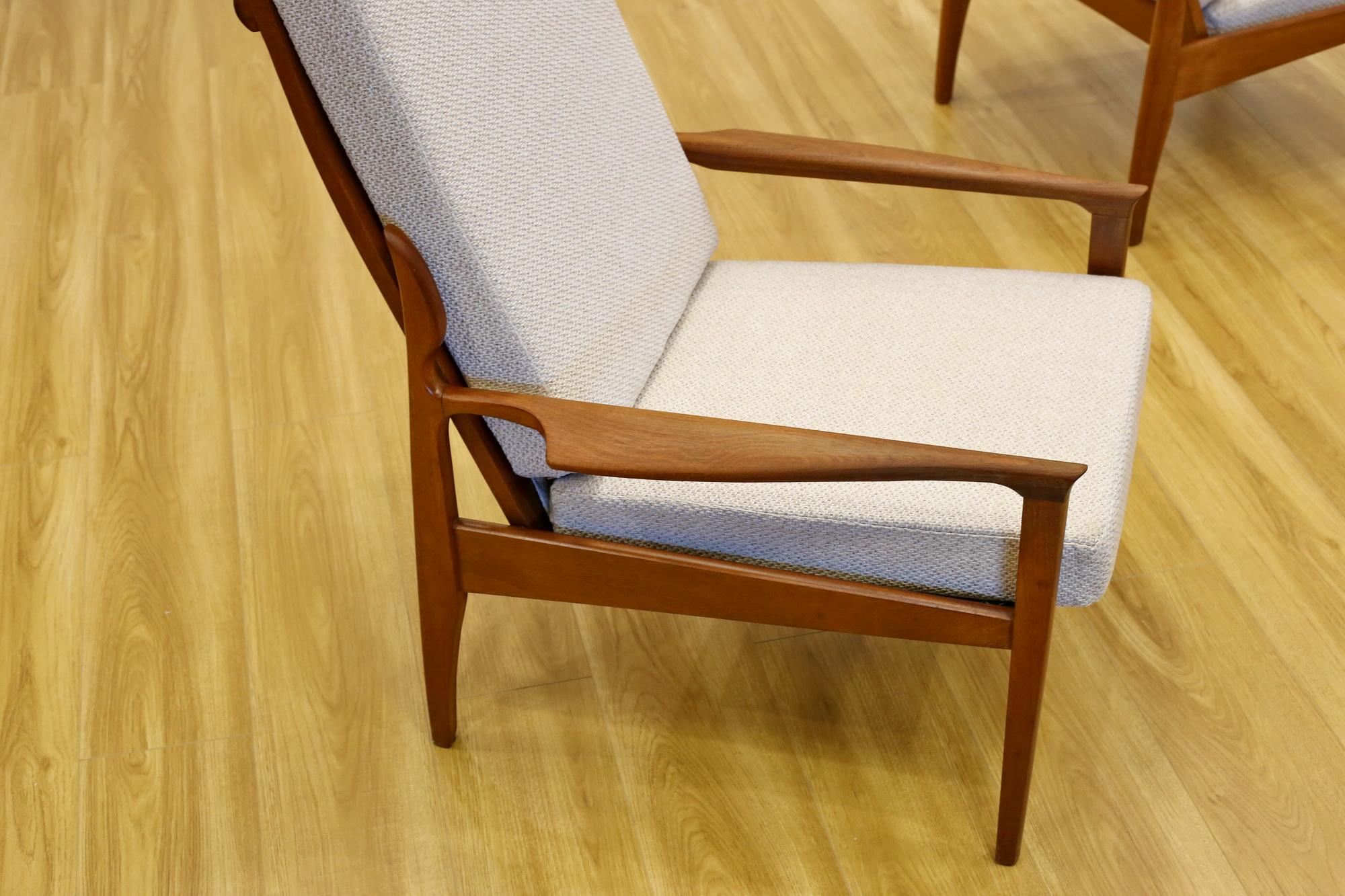 Mid Century Don Narvic armchairs x 2. New upholstery For Sale 5