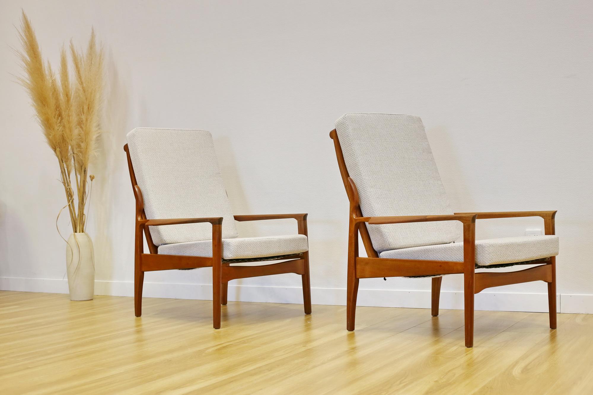 Mid Century Don Narvic armchairs x 2. New upholstery For Sale 11
