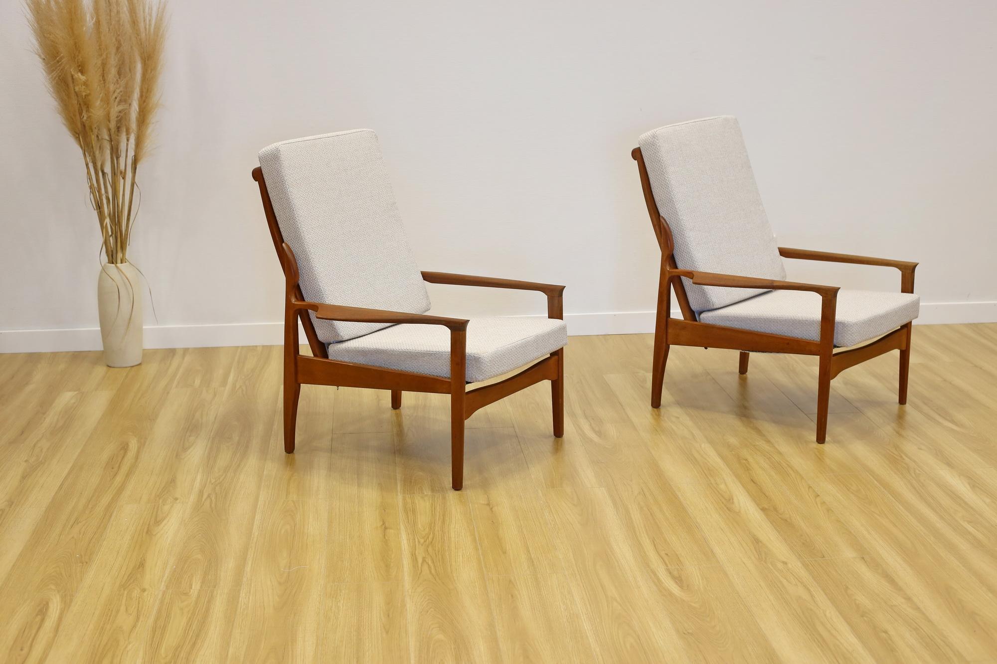 A Pair Don Narvic armchairs in good condtion.

Newly wrapped high density foam and new zippable fabric cover.

Strong frames, no wobbly, beautiful wood grains.

Small scratches/dents/imperfection due to age. 

70W * 82D * 94H
seat high 42cm
seat