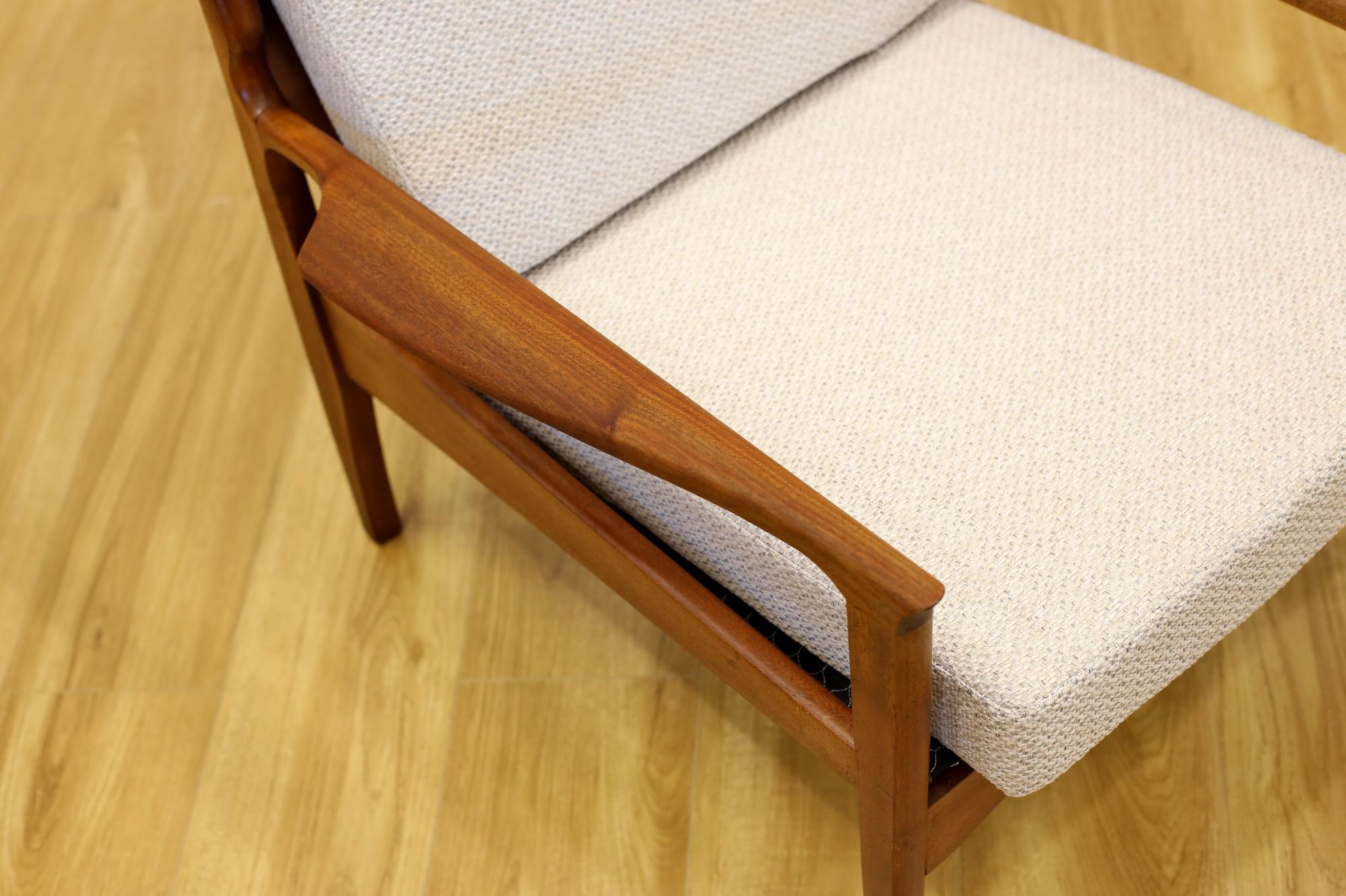 New Zealand Mid Century Don Narvic armchairs x 2. New upholstery For Sale