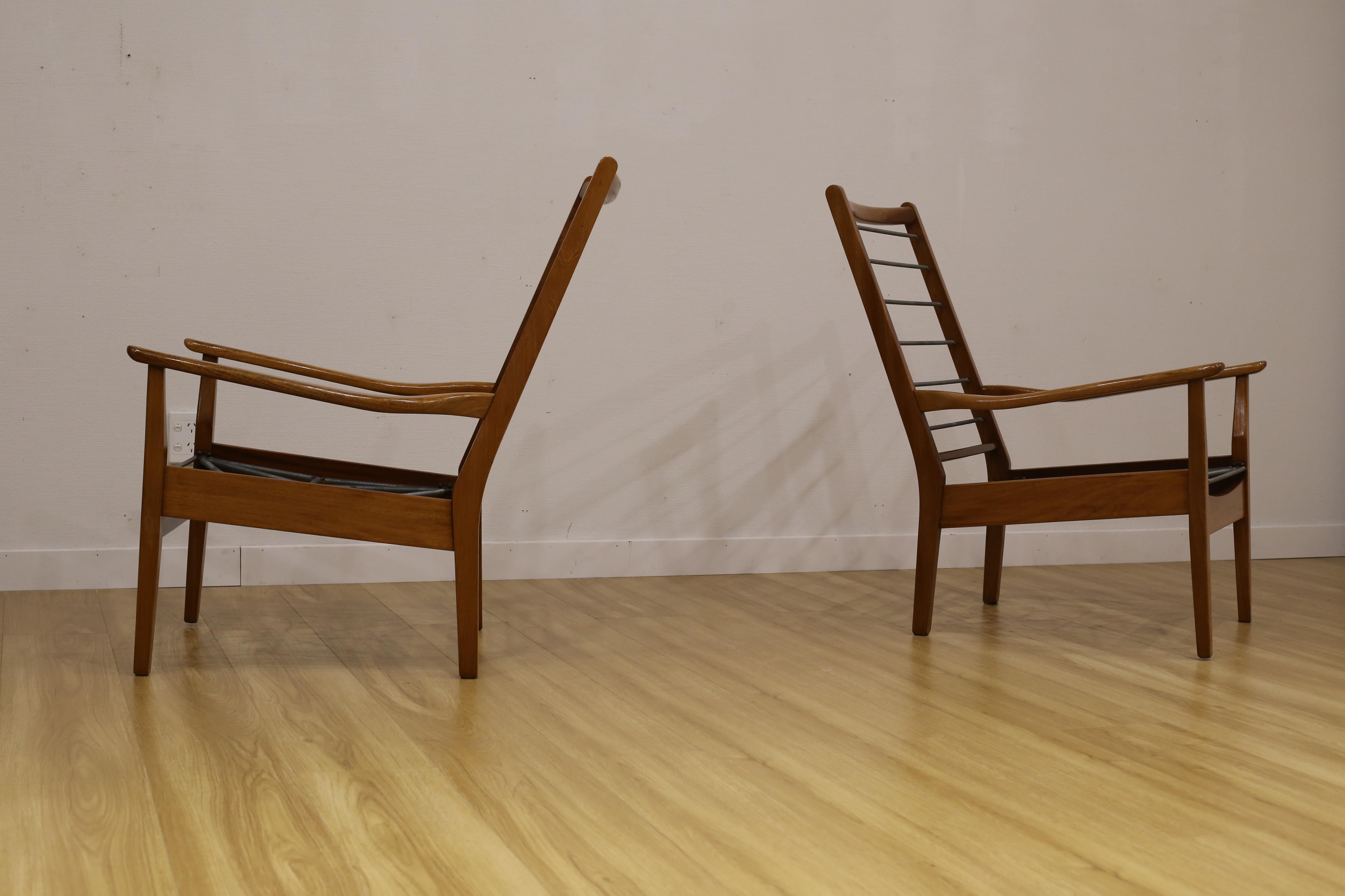 Mid Century Don princess armchairs x 2. New upholstery For Sale 8