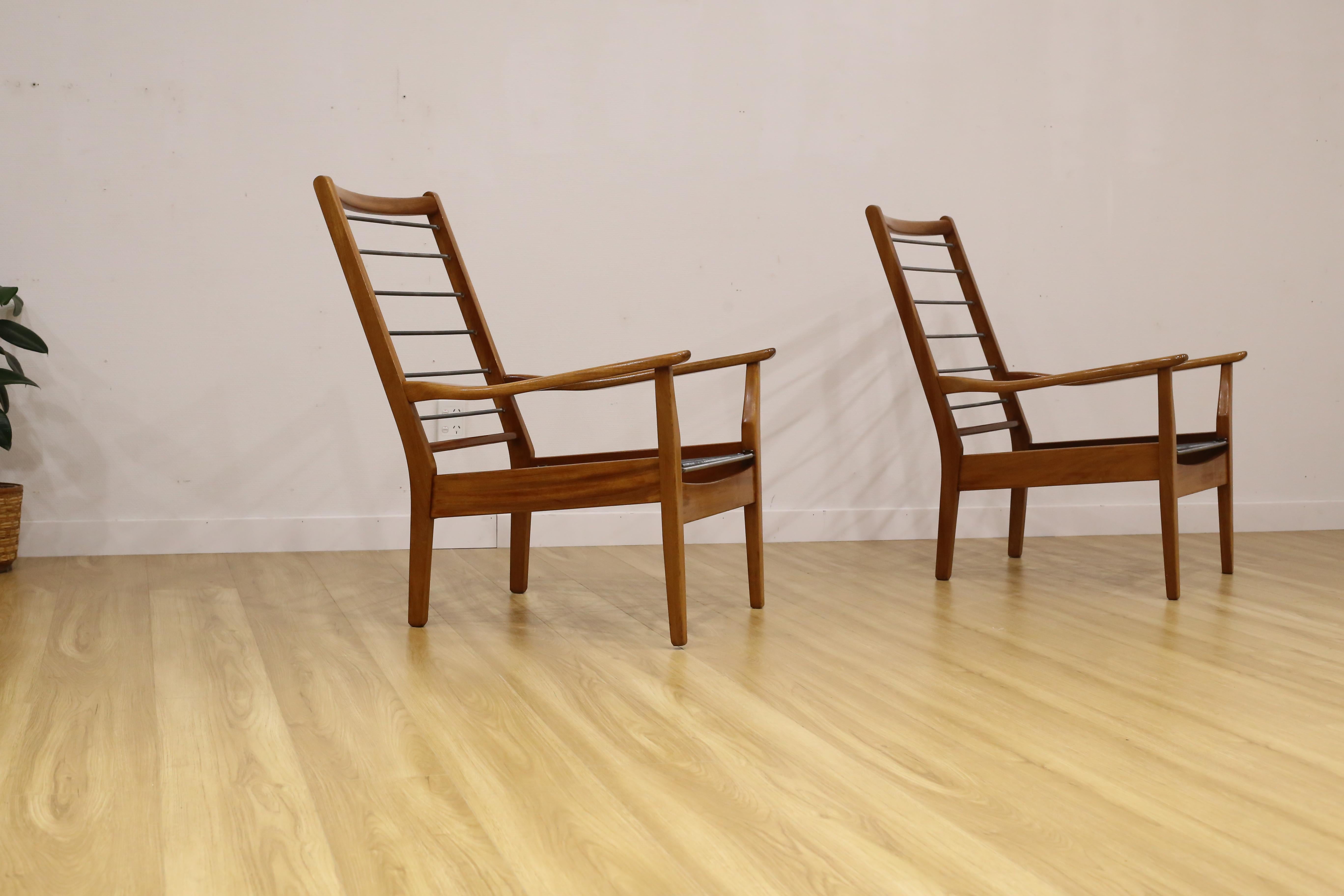 New Zealand Mid Century Don princess armchairs x 2. New upholstery For Sale