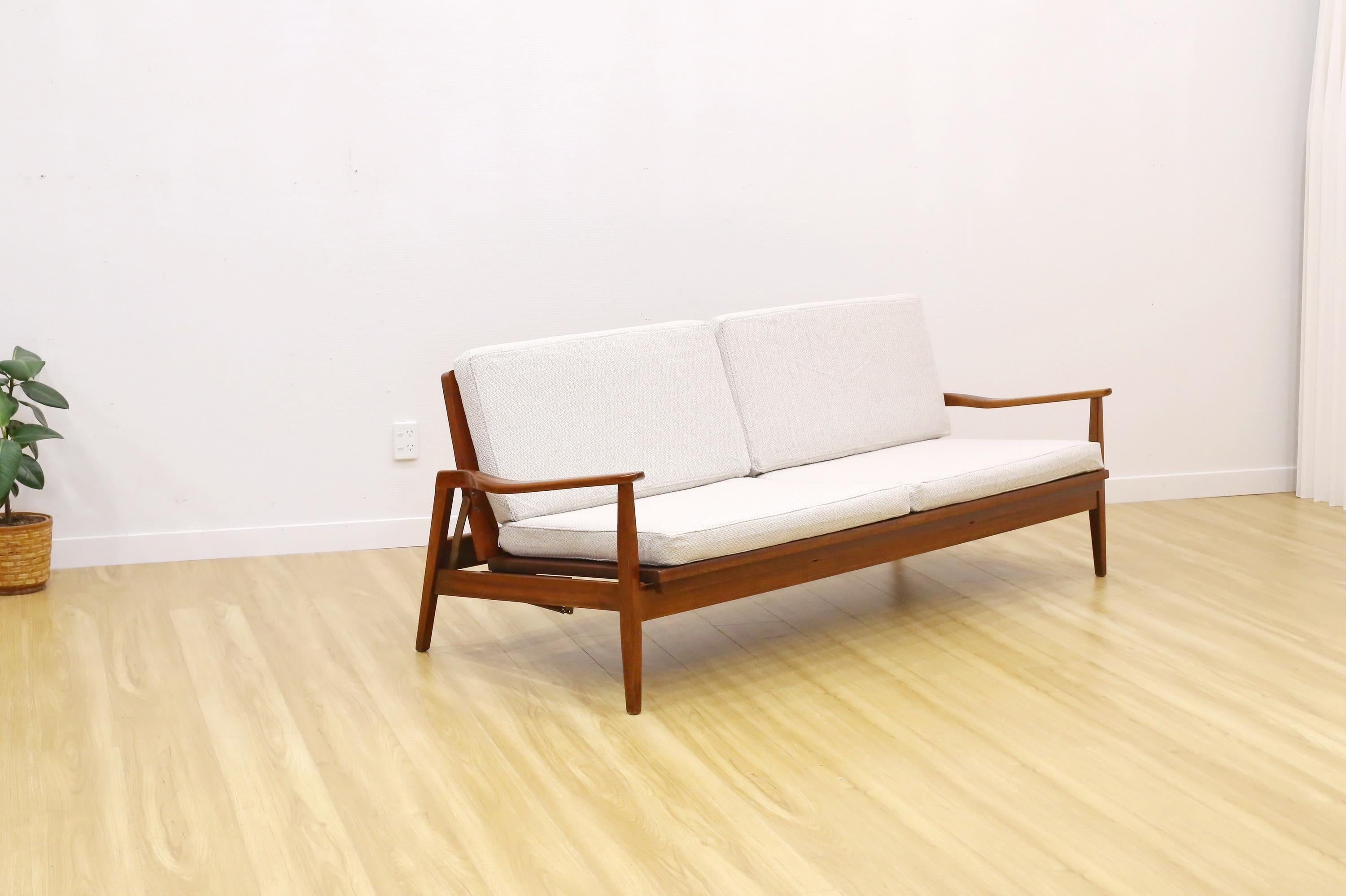 Mid Century Don Princess Daybed For Sale 11