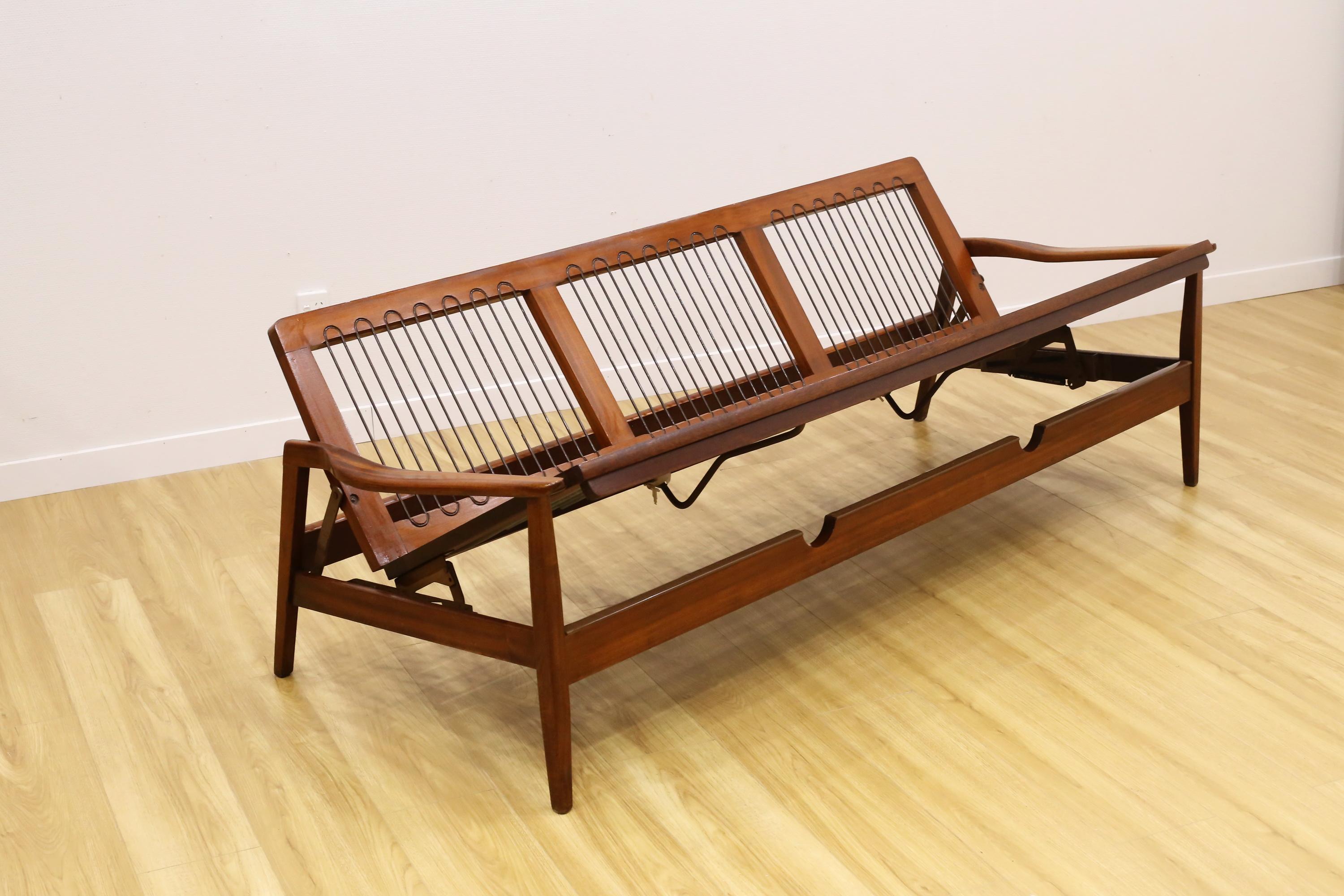 New Zealand Mid Century Don Princess Daybed For Sale