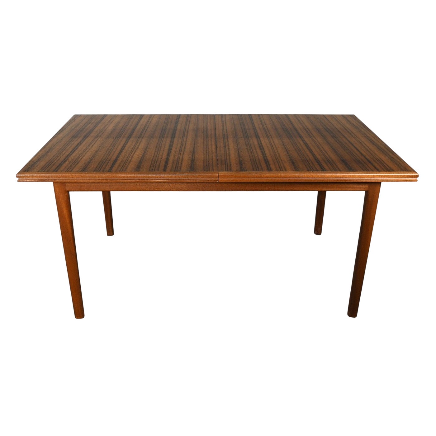 Mid Century Double Butterfly Leaf Esstisch in Nussbaum