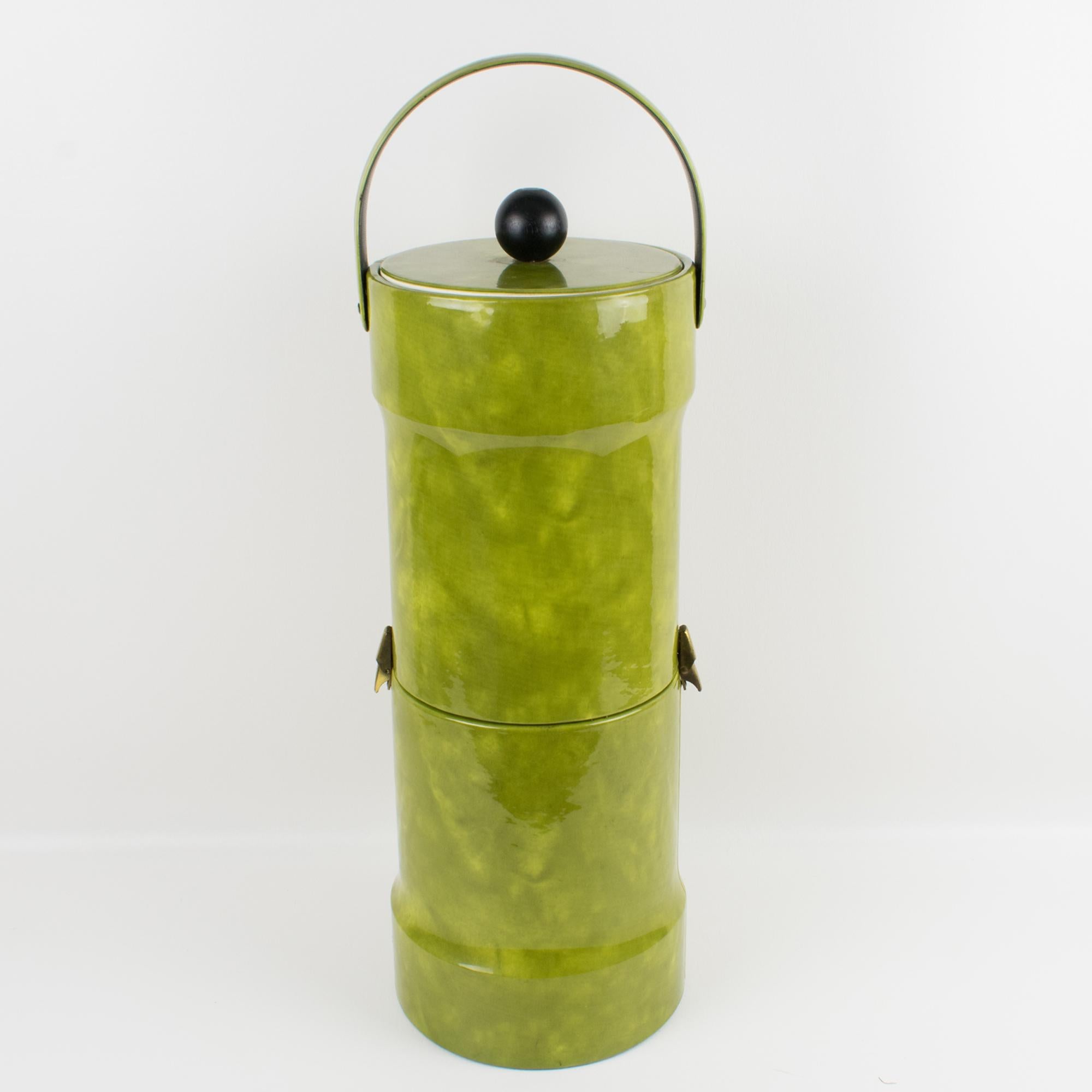 Américain Seau à glace en cuir PVC vert pour bar à deux étages du milieu du siècle en vente