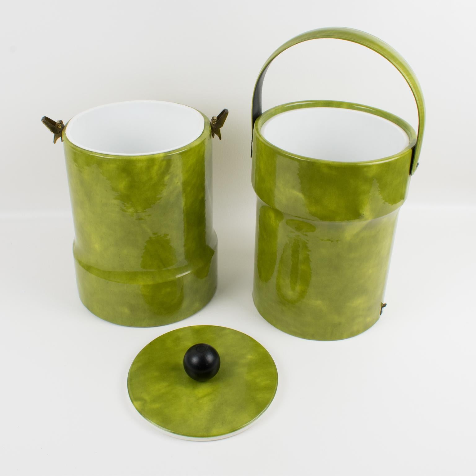 Seau à glace en cuir PVC vert pour bar à deux étages du milieu du siècle Bon état - En vente à Atlanta, GA