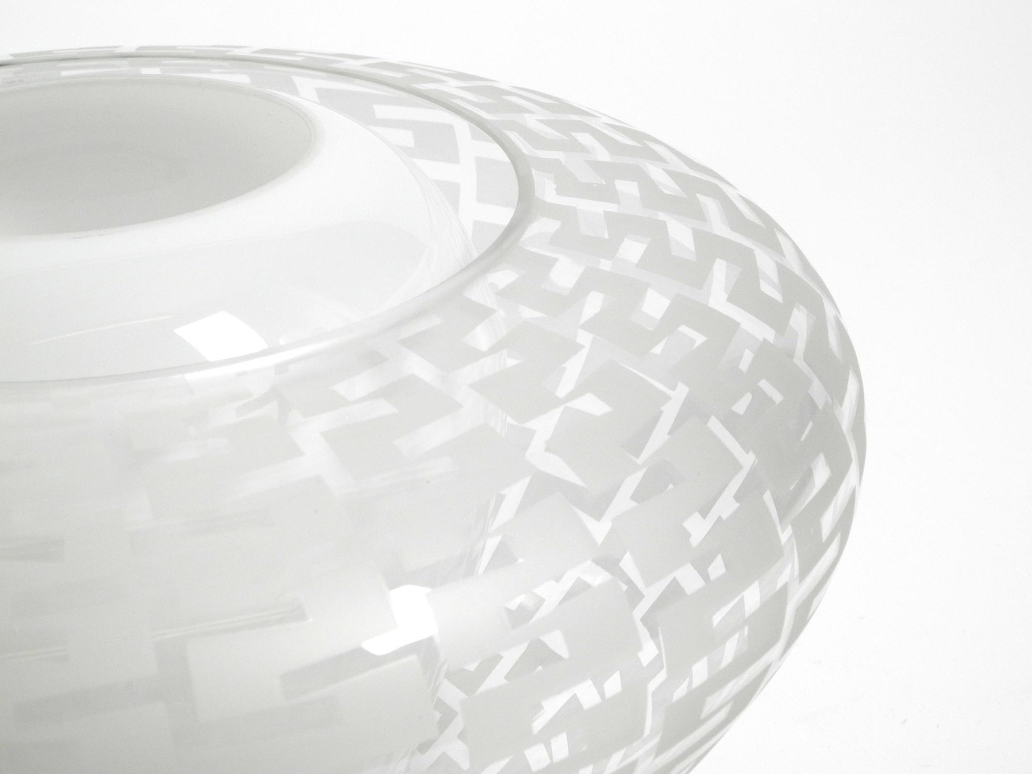 Lampada da soffitto in vetro doppio di metà secolo di Wilhelm Wagenfeld per Peill & Putzler in vendita 9