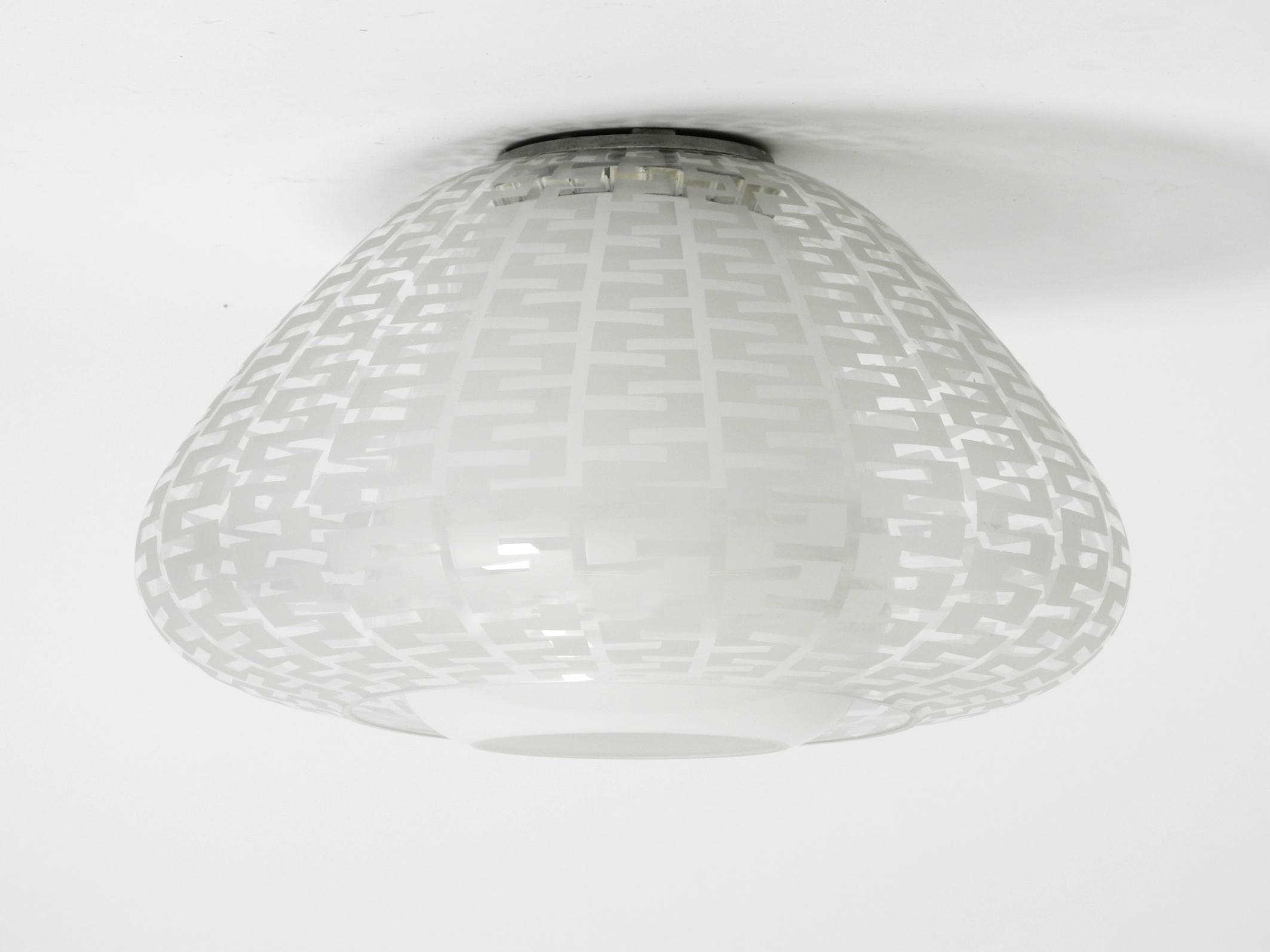 Mid-Century moderno Lampada da soffitto in vetro doppio di metà secolo di Wilhelm Wagenfeld per Peill & Putzler in vendita
