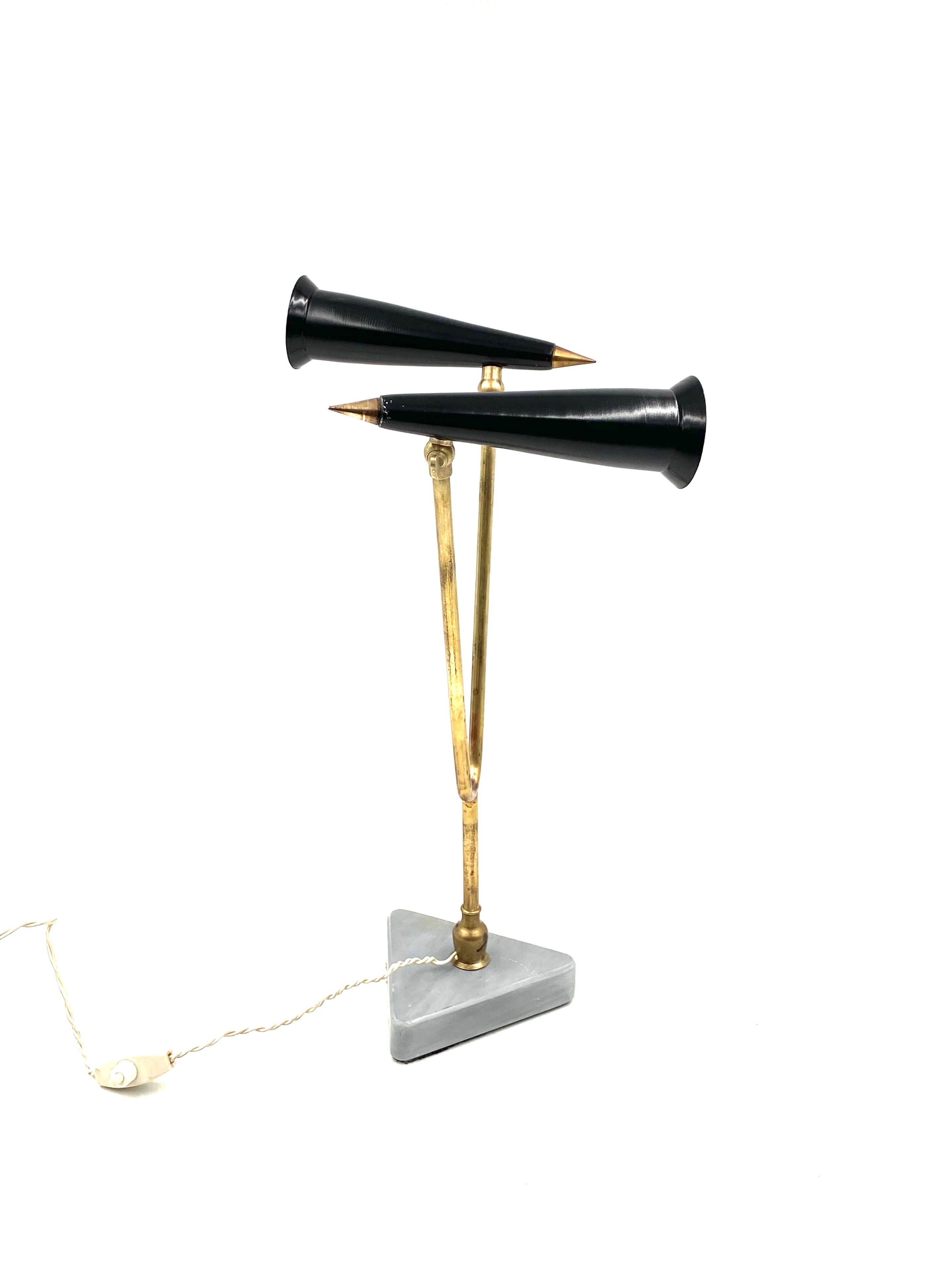 Métal Lampe de table à double lumière du milieu du siècle, Italie 1960 en vente