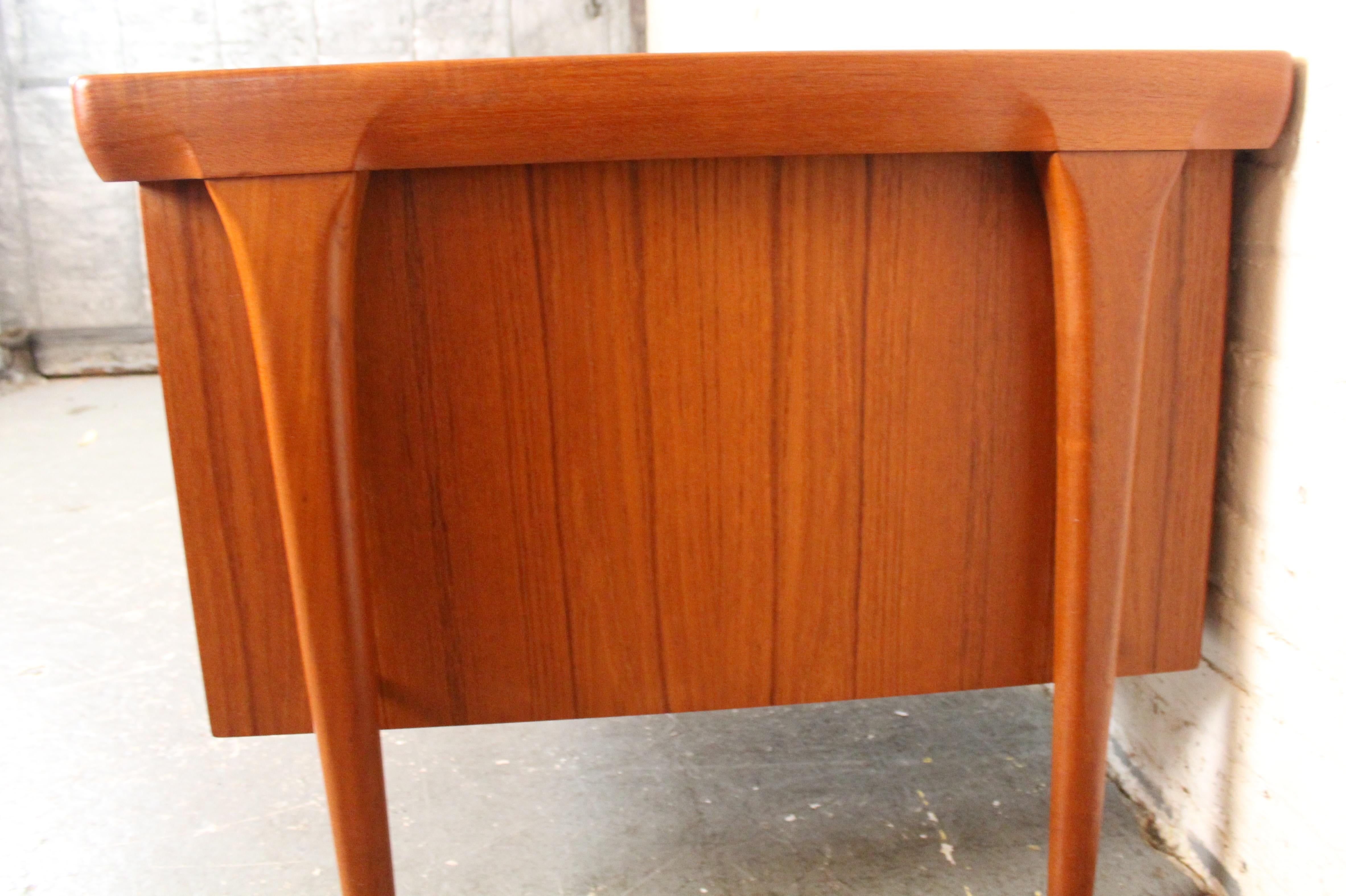 Sculpté Bureau double en teck 