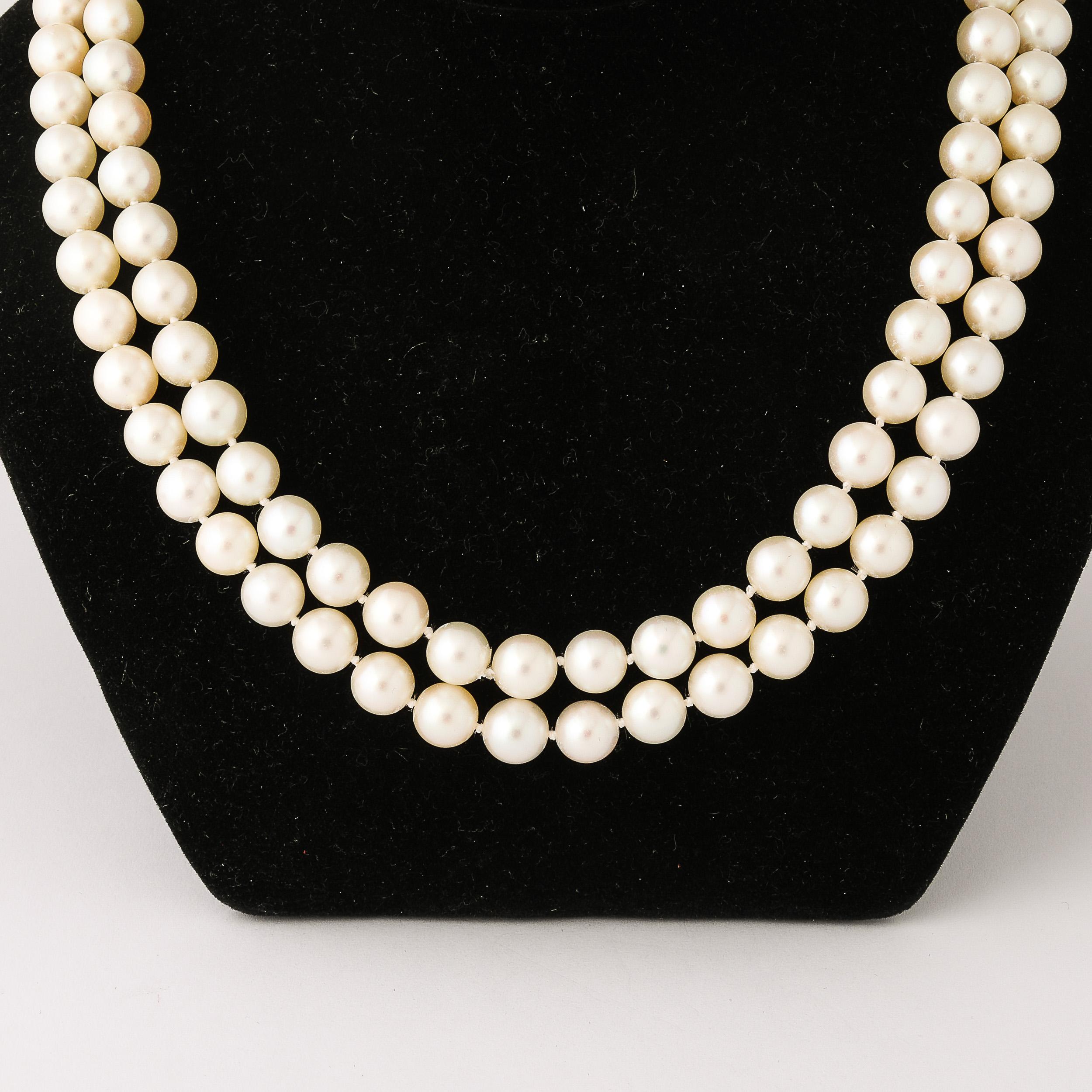 Mid-Century Double Strand Pearls with Diamond Clasp In Excellent Condition For Sale In New York, NY