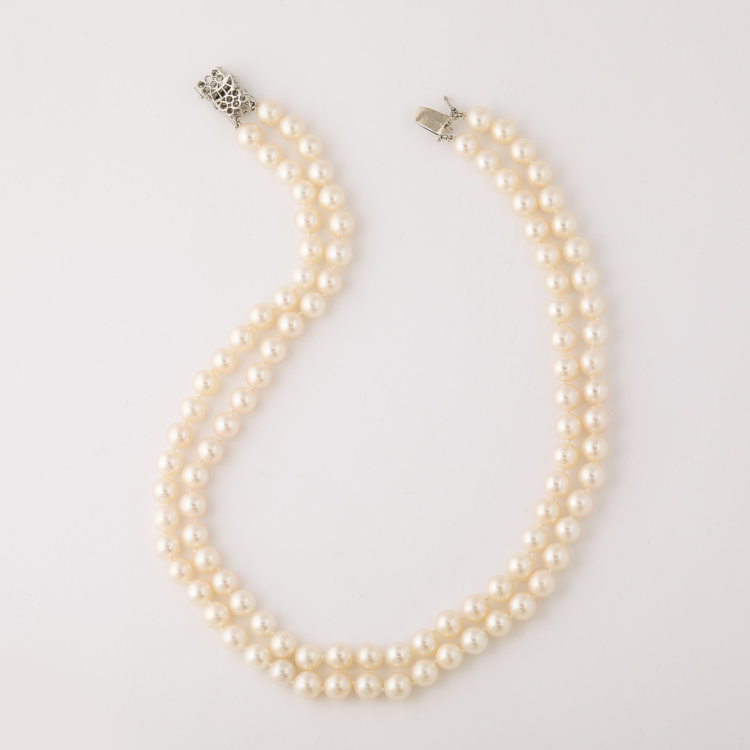Mid-Century Double Strand Pearls with Diamond Clasp For Sale 3