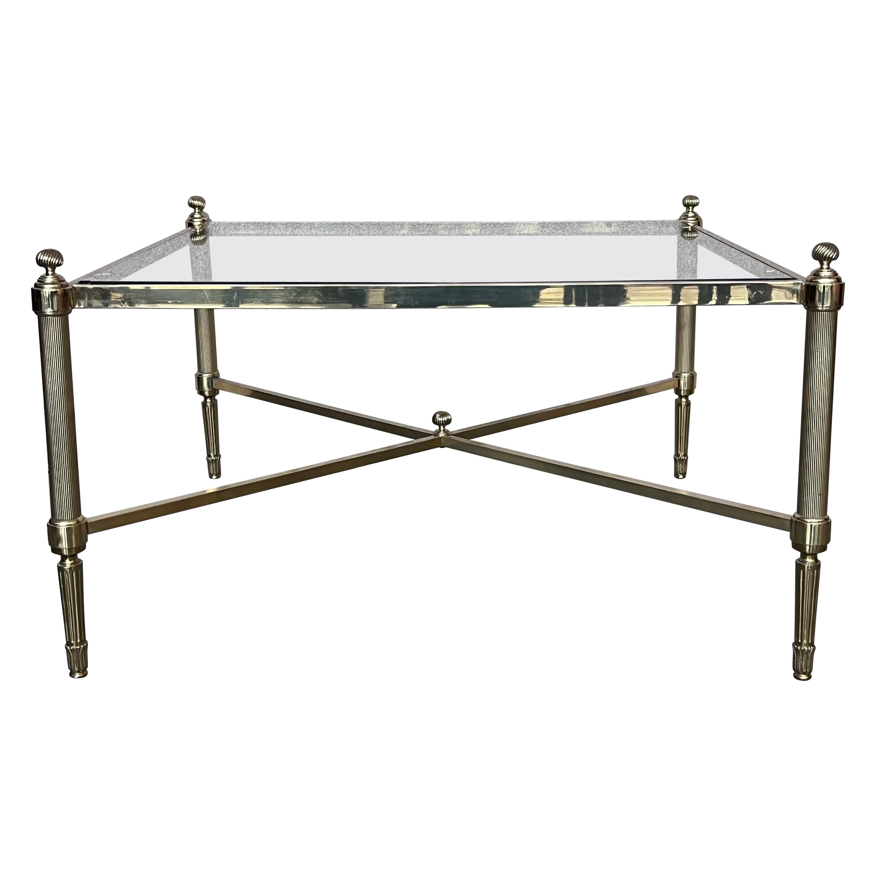 Mesa de centro de mediados de siglo con doble bandeja de bronce y cristal de estilo Maison Jansen