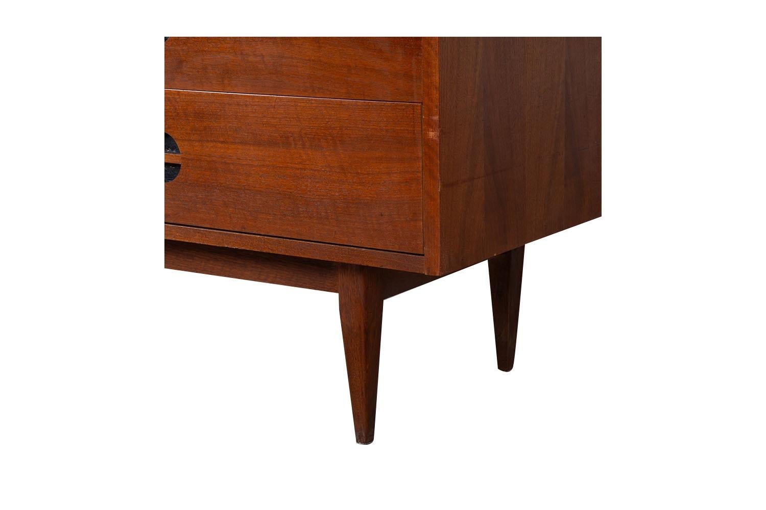Mid-Century Dresser Arne Vodder Style West Michigan Furniture For Sale 4
