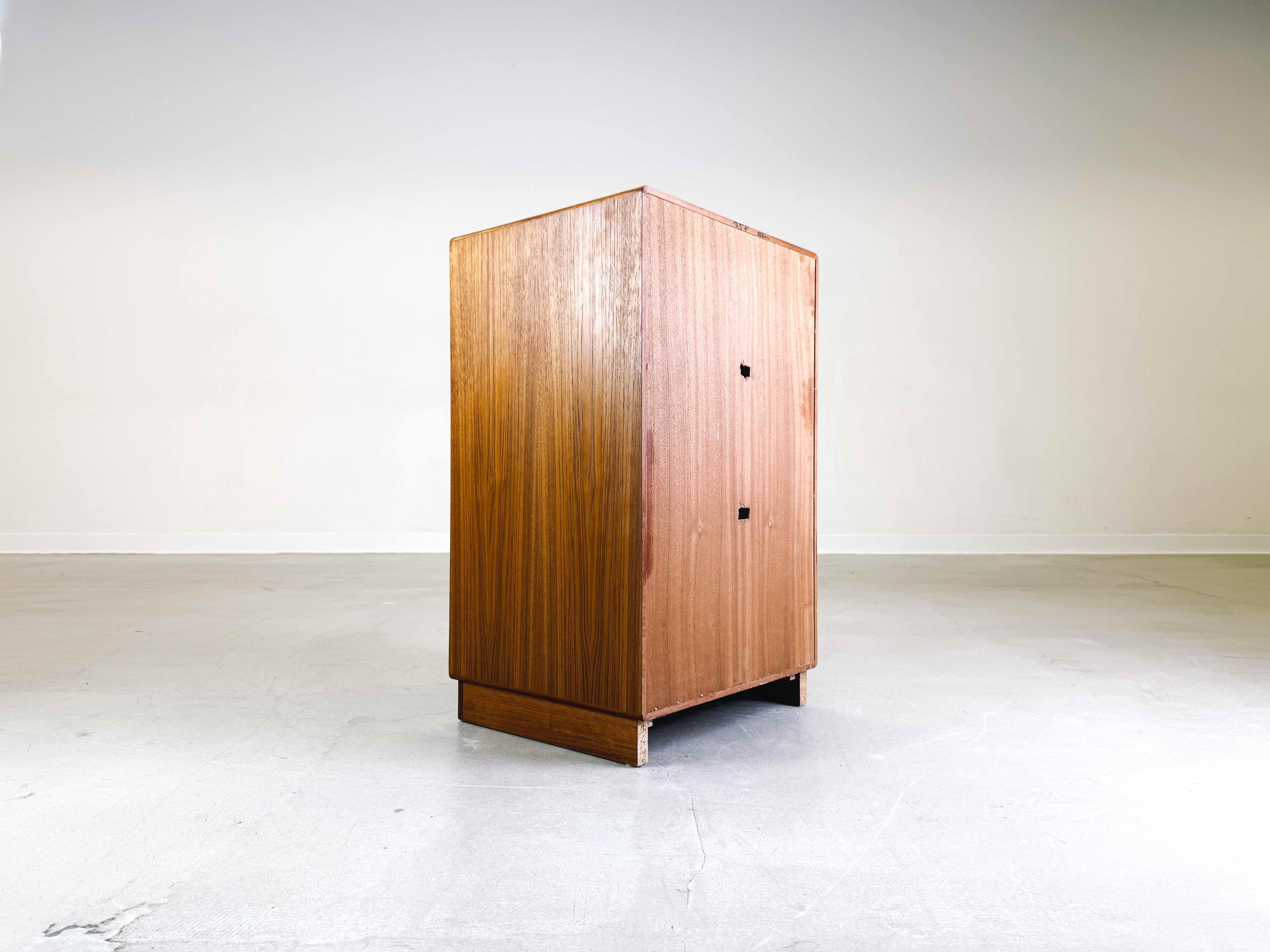 Metà XX secolo Comò di metà secolo Dyrlund teak danese in vendita