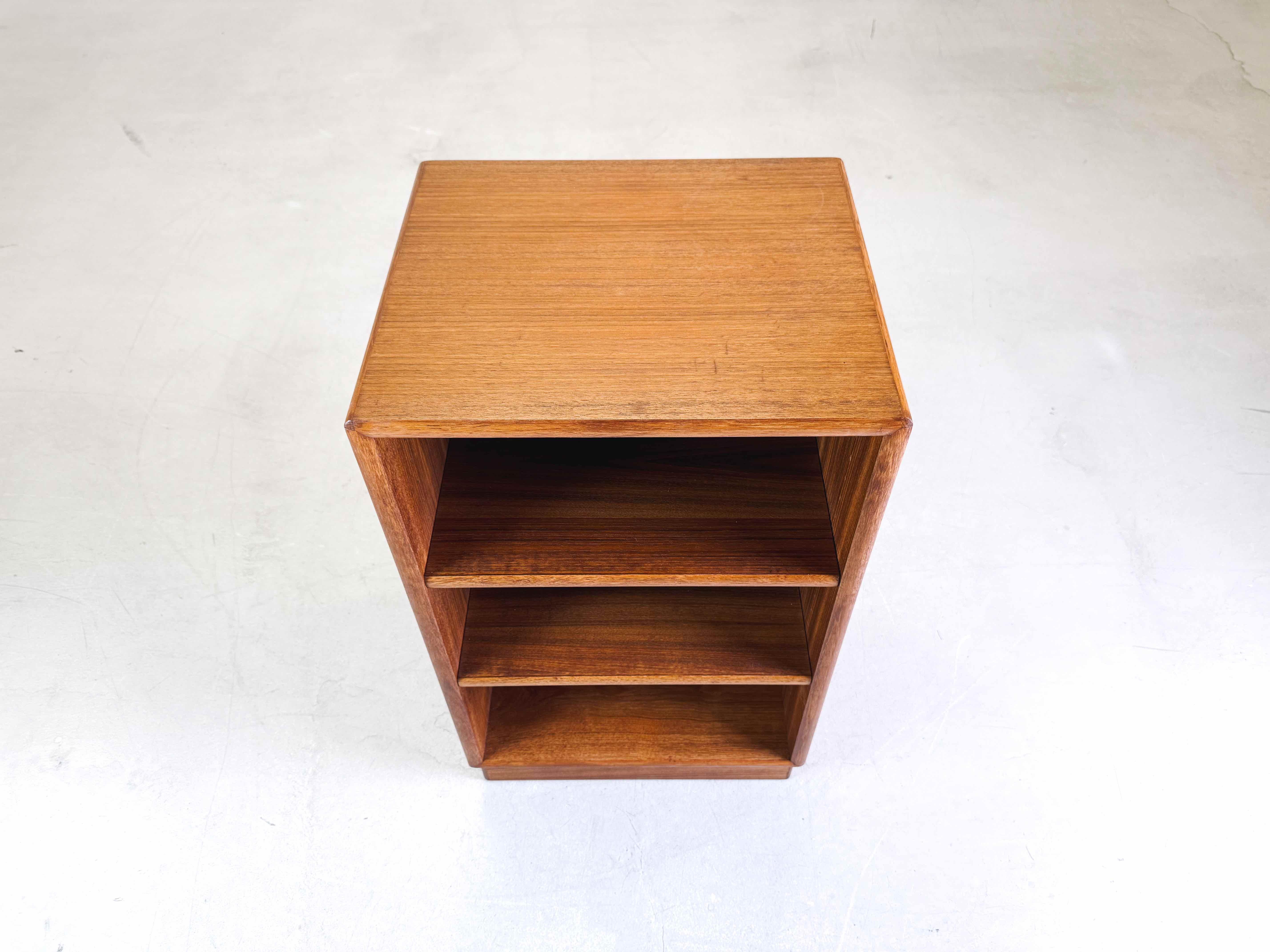 Teak Comò di metà secolo Dyrlund teak danese in vendita
