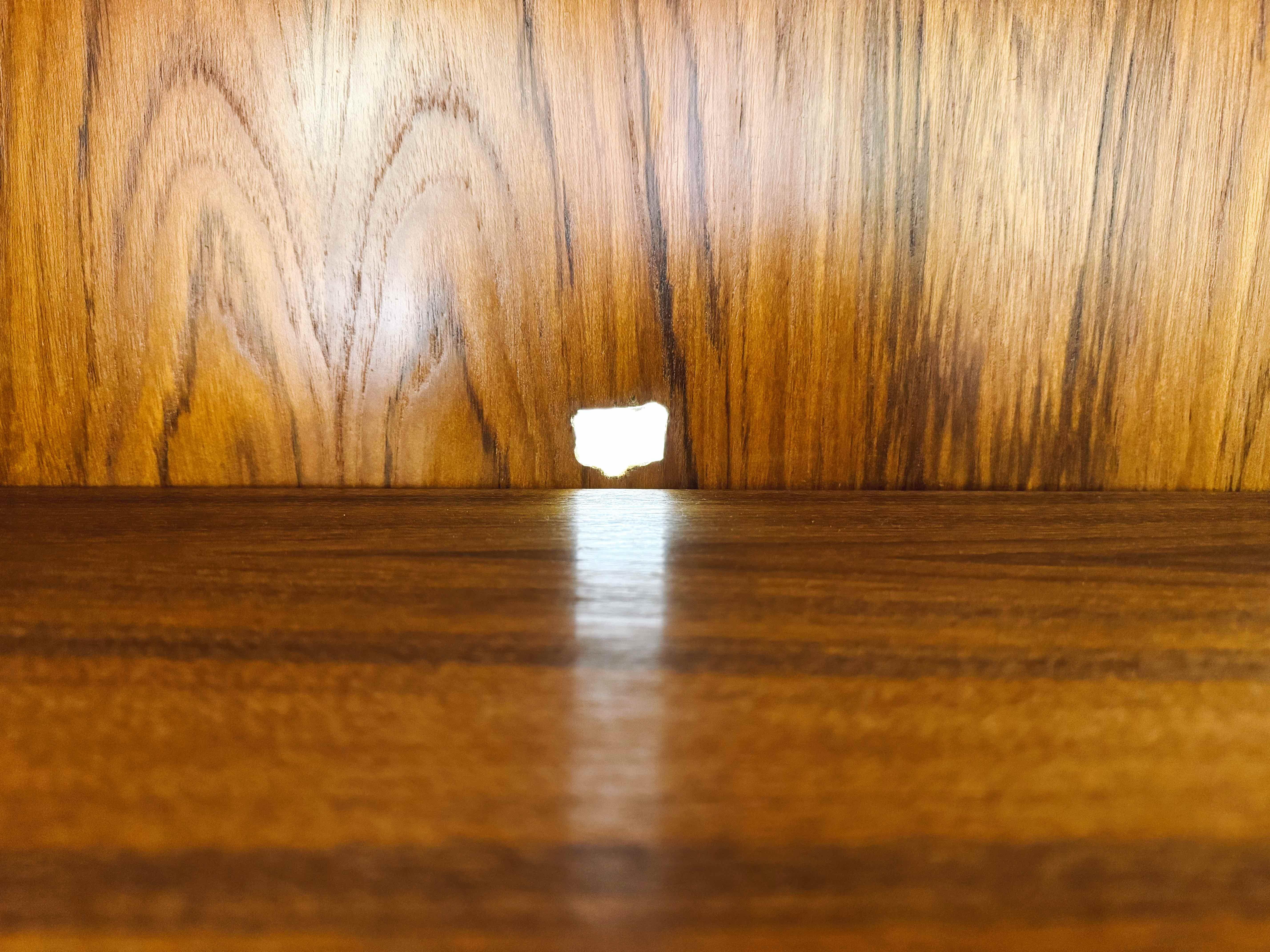 Comò di metà secolo Dyrlund teak danese in vendita 1