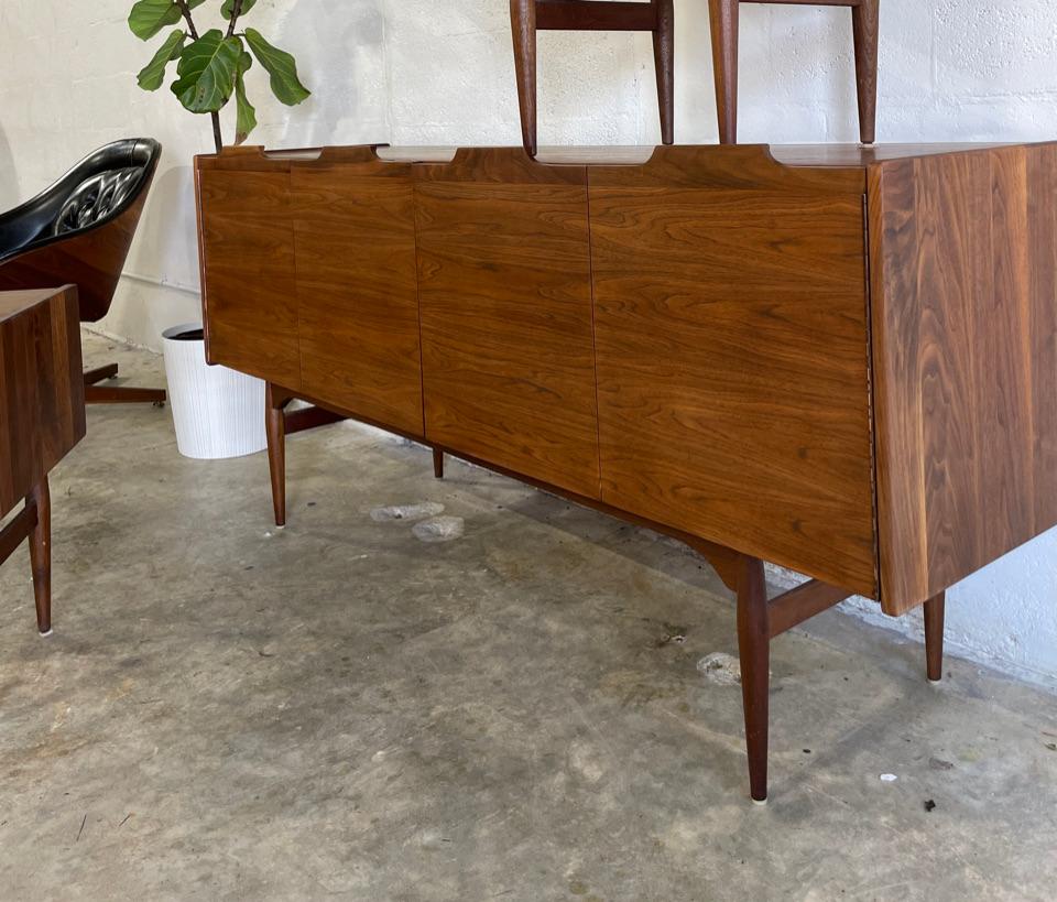 Mid-Century moderno Comò di metà secolo di John Caldwell per Brown Saltman in vendita