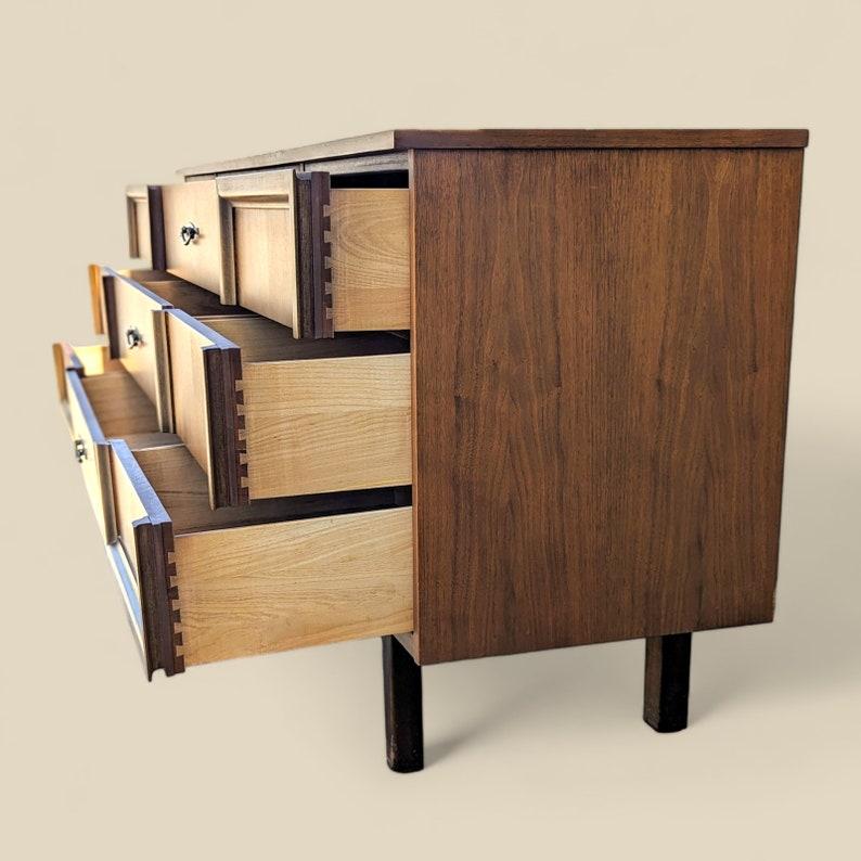 Mid Century Dresser by LA Period Furniture, Nine Drawers, Credenza In Good Condition For Sale In Rancho Cucamonga, CA