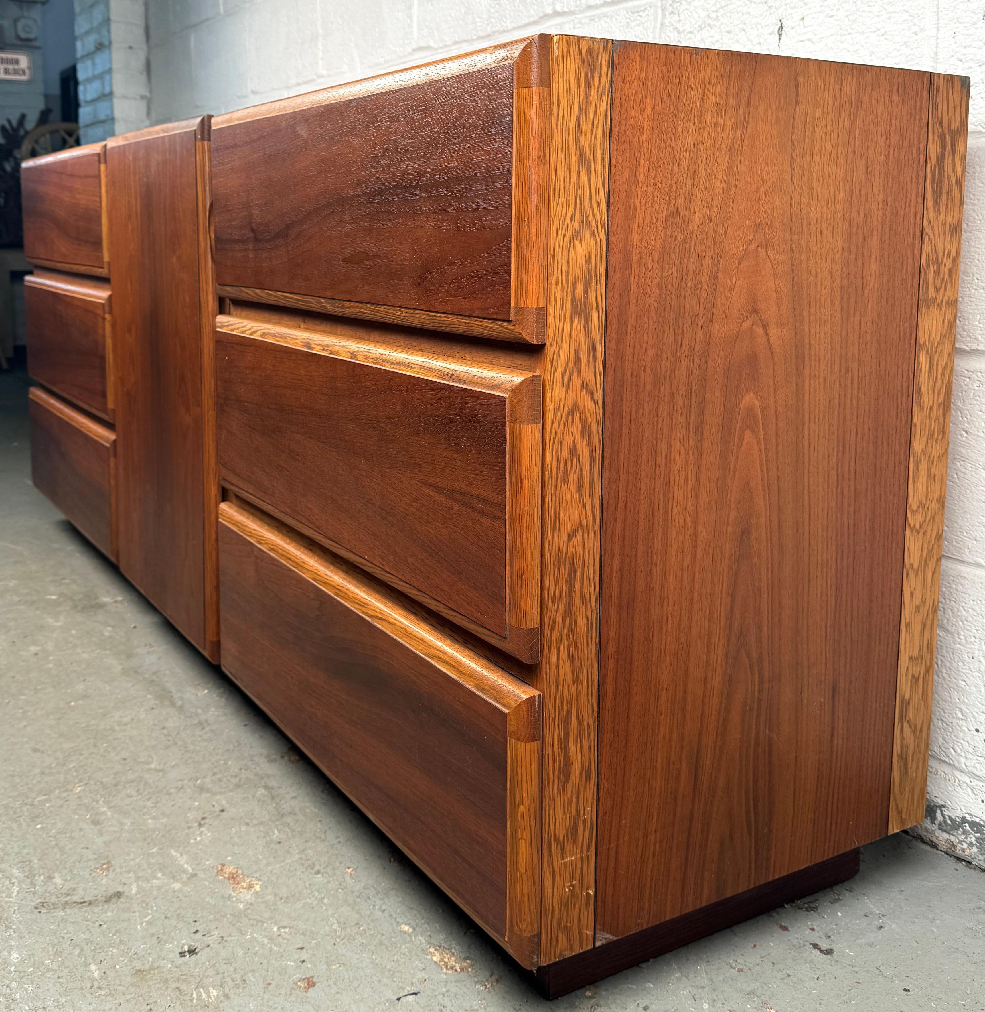 20th Century Mid-Century Dresser by Lane Furniture For Sale