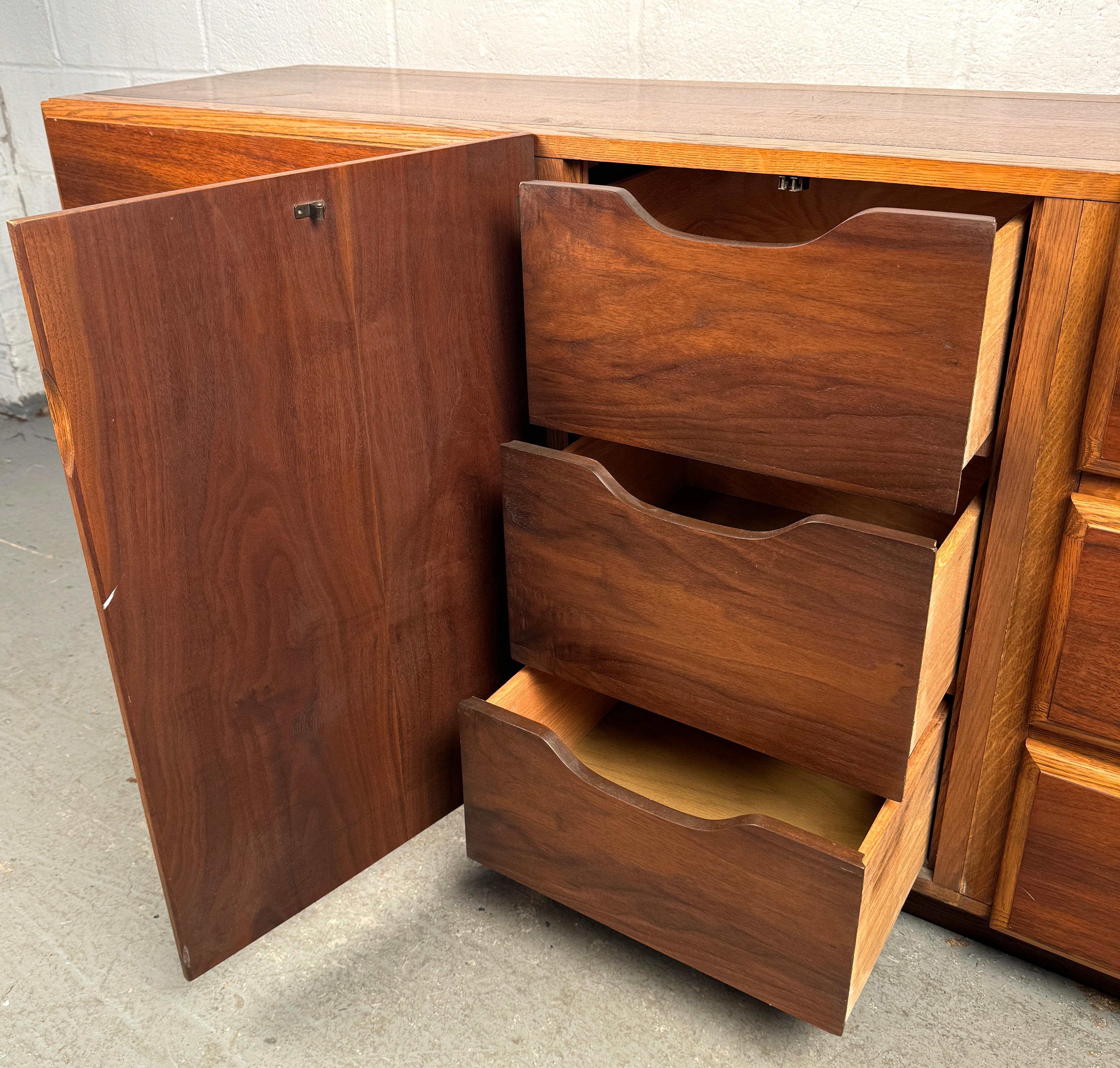 Mid-Century Dresser by Lane Furniture For Sale 3