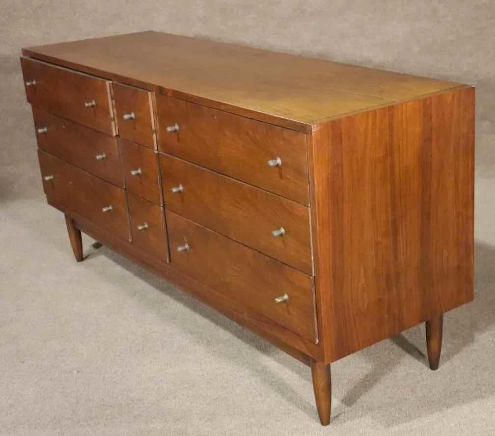 Mid-Century Modern Mid-Century Dresser by National Furniture Co For Sale