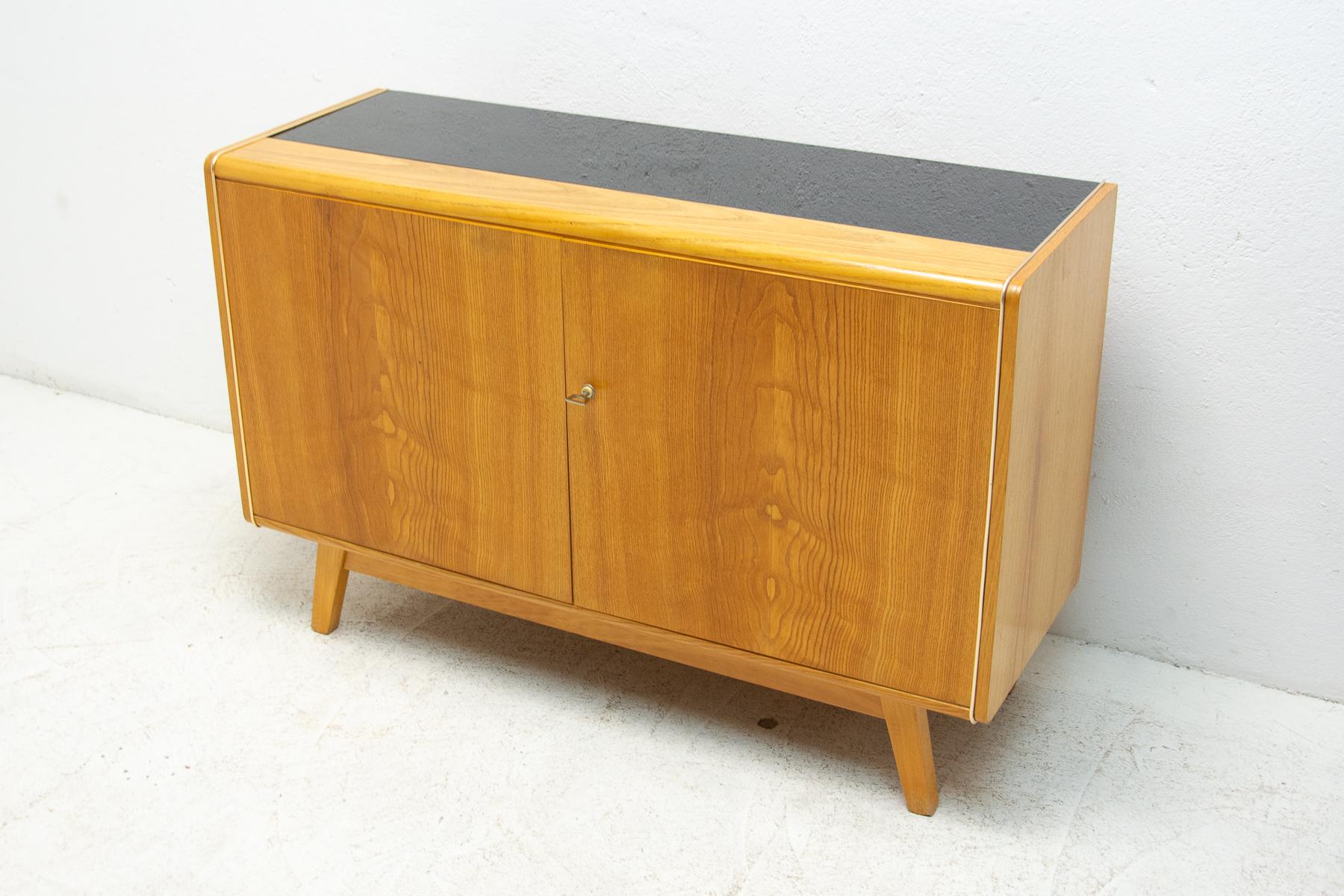 Midcentury Dresser by Nepožitek & Landsman for Jitona, 1970s For Sale 12