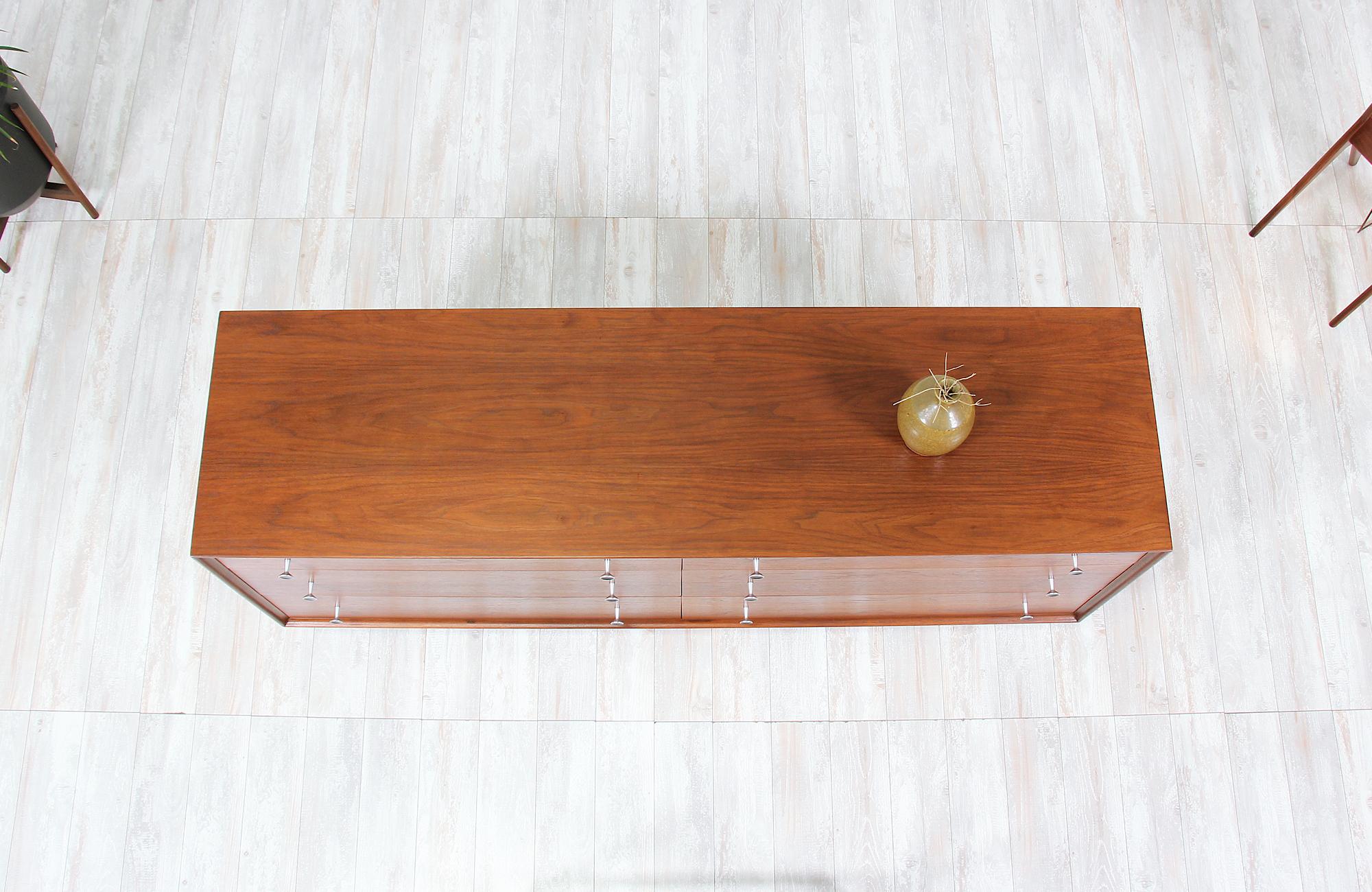 Midcentury Dresser by Robert Baron for Glenn of California In Excellent Condition In Los Angeles, CA