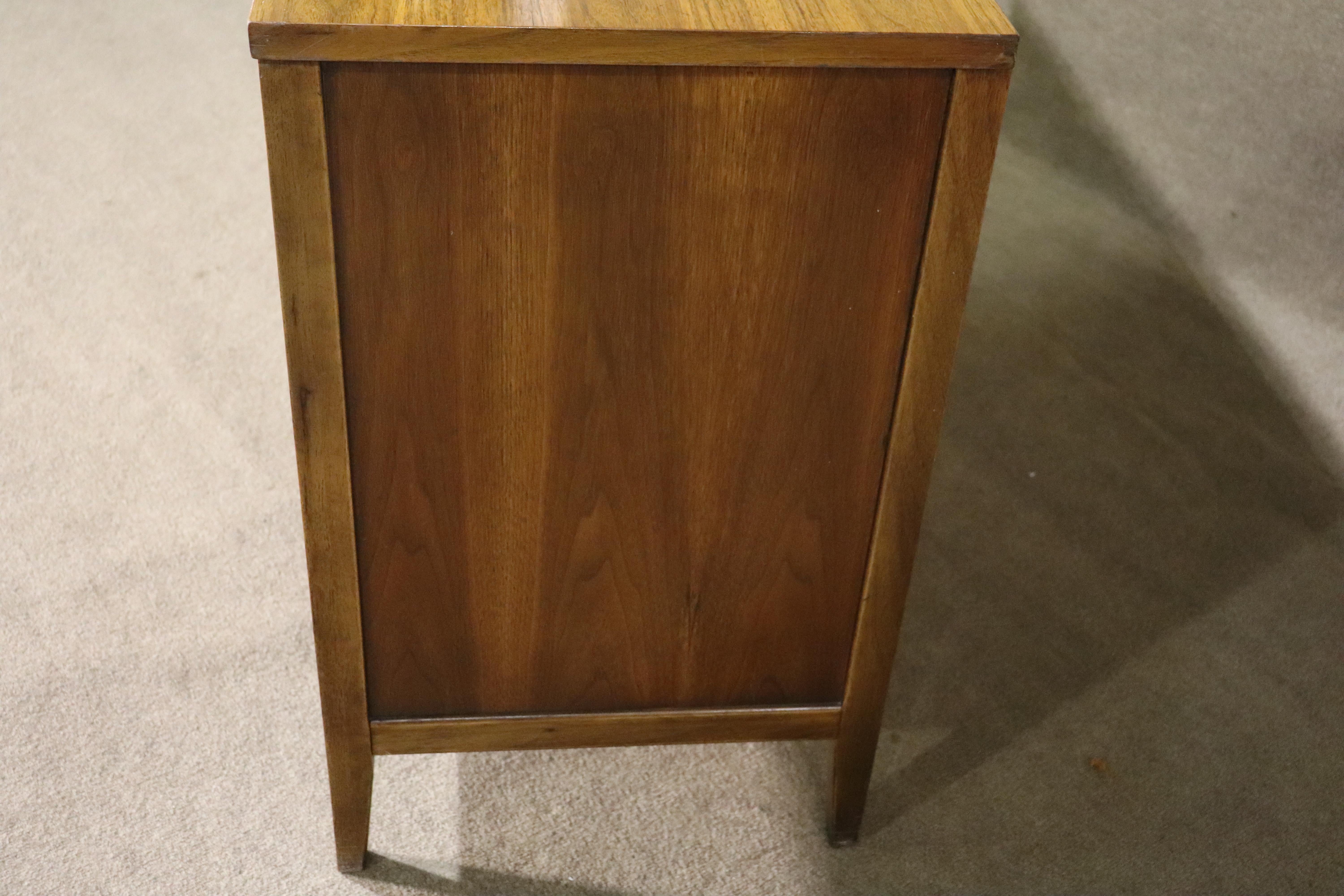 Mid-Century Modern Mid-Century Dresser by Thomasville For Sale