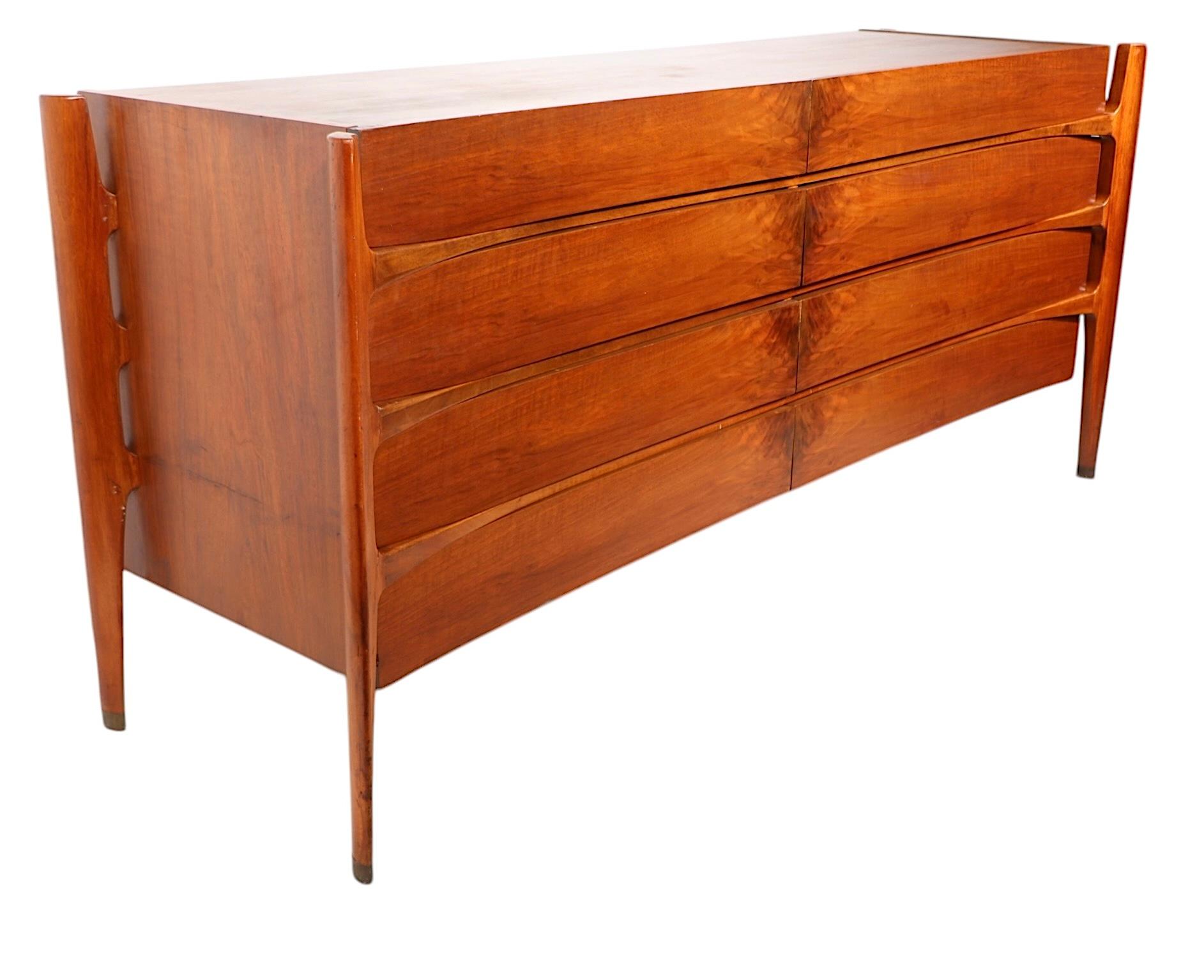 Mid Century Dresser by William Hinn for Urban Furniture made in Sweden c 1950's For Sale 5