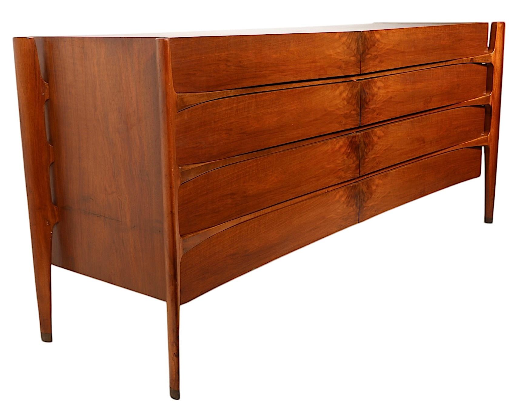 Mid Century Dresser by William Hinn for Urban Furniture made in Sweden c 1950's For Sale 11
