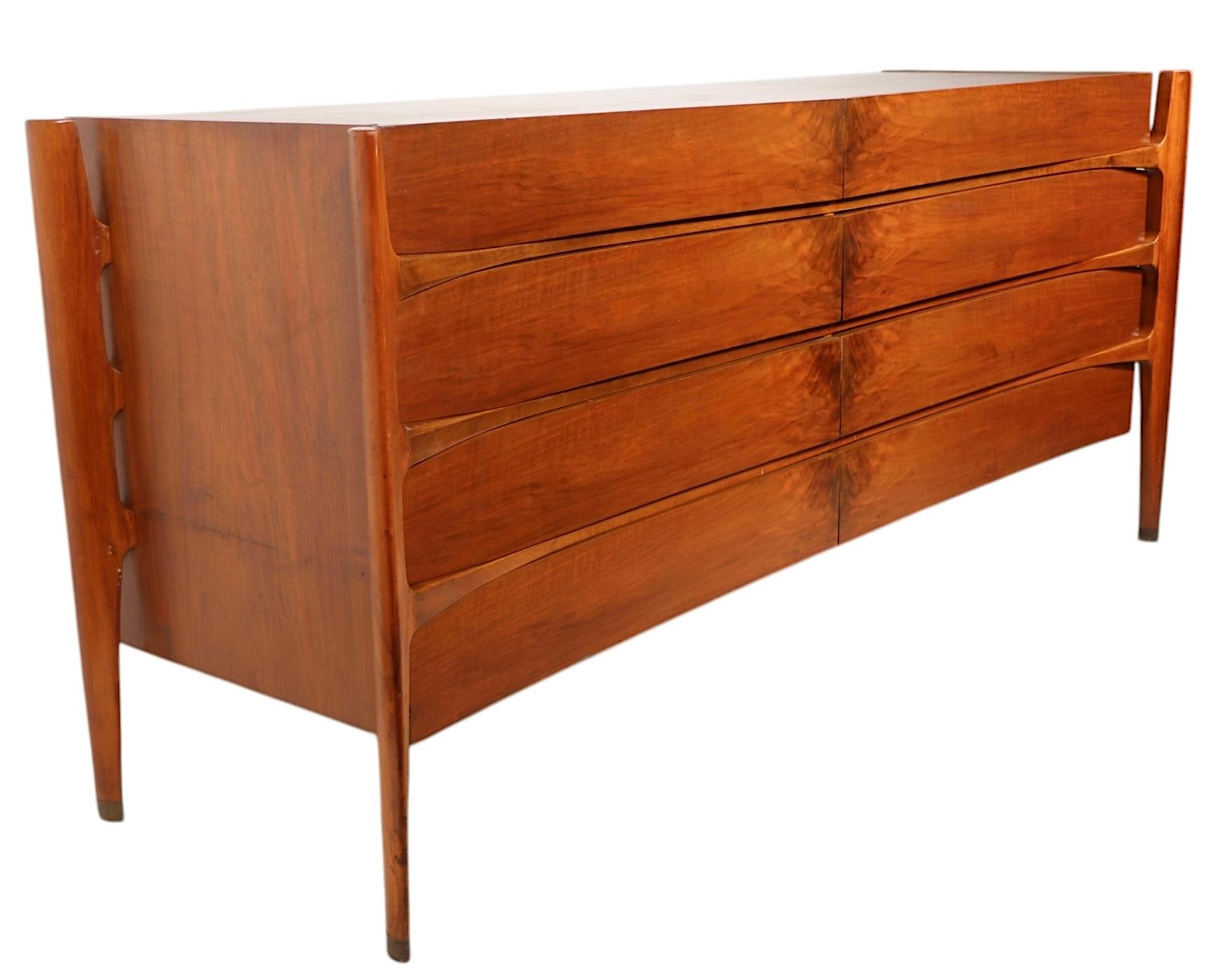 Mid Century Dresser by William Hinn for Urban Furniture made in Sweden c 1950's For Sale 12