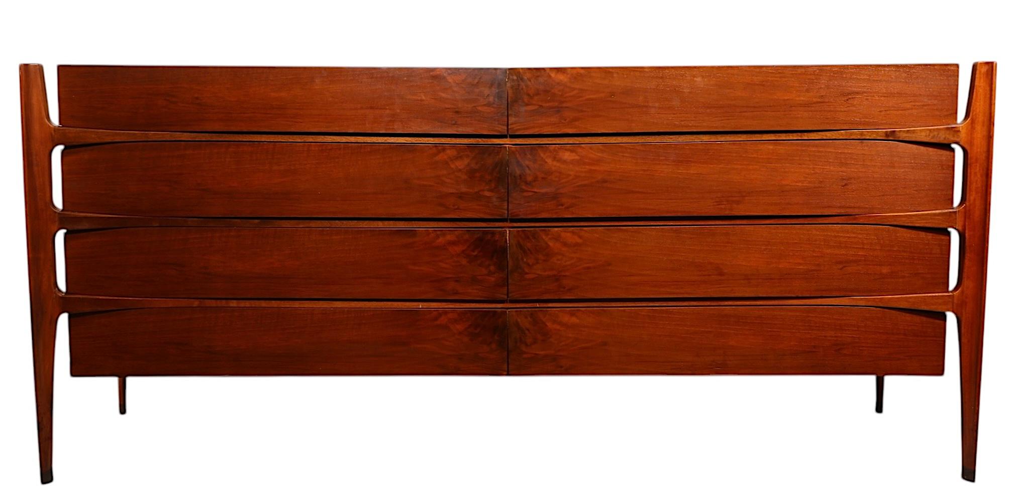 Mid Century Dresser by William Hinn for Urban Furniture made in Sweden c 1950's For Sale 1