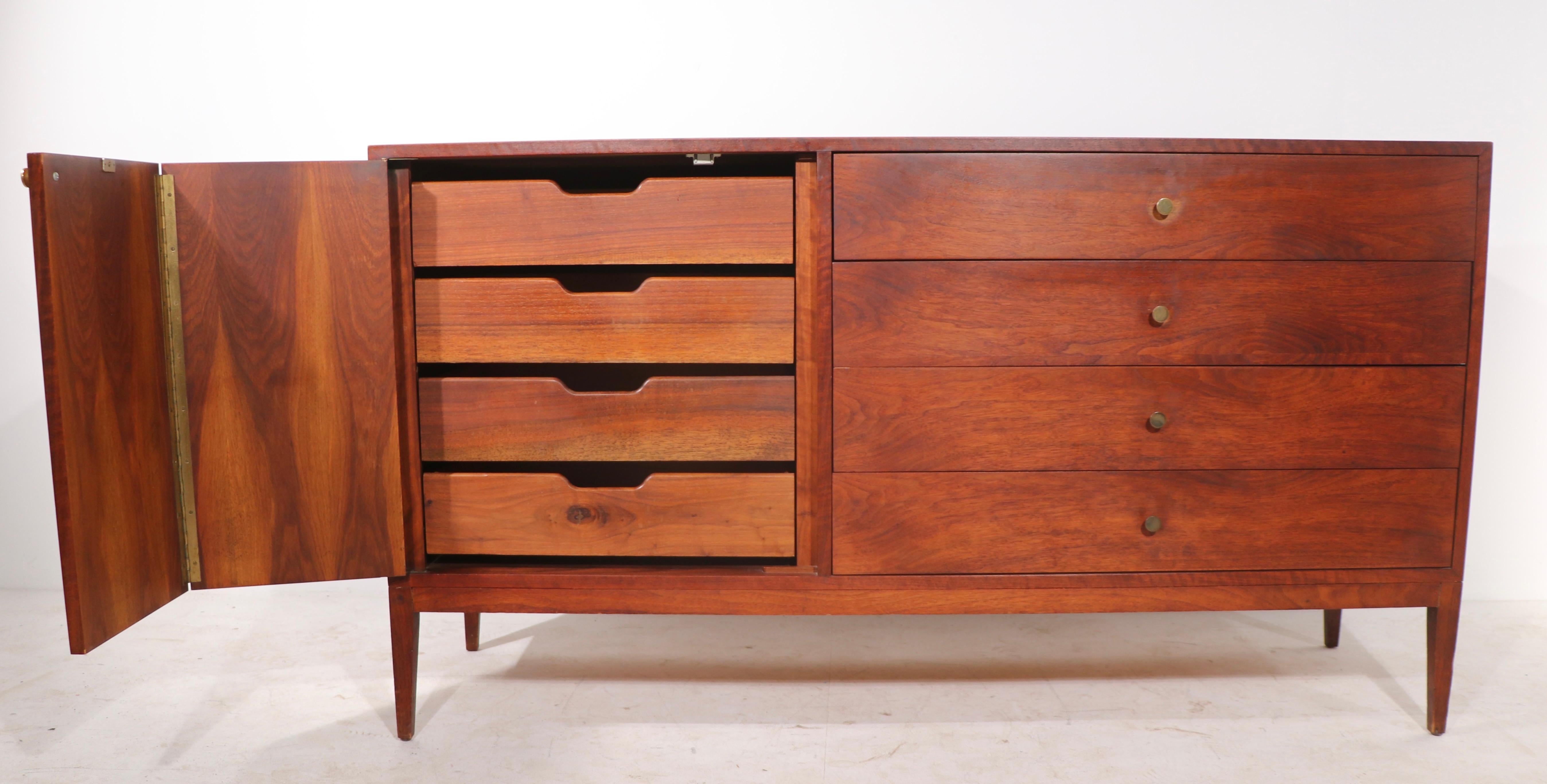 Mid-Century Dresser Cabinet Attributed to Paul McCobb For Sale 5