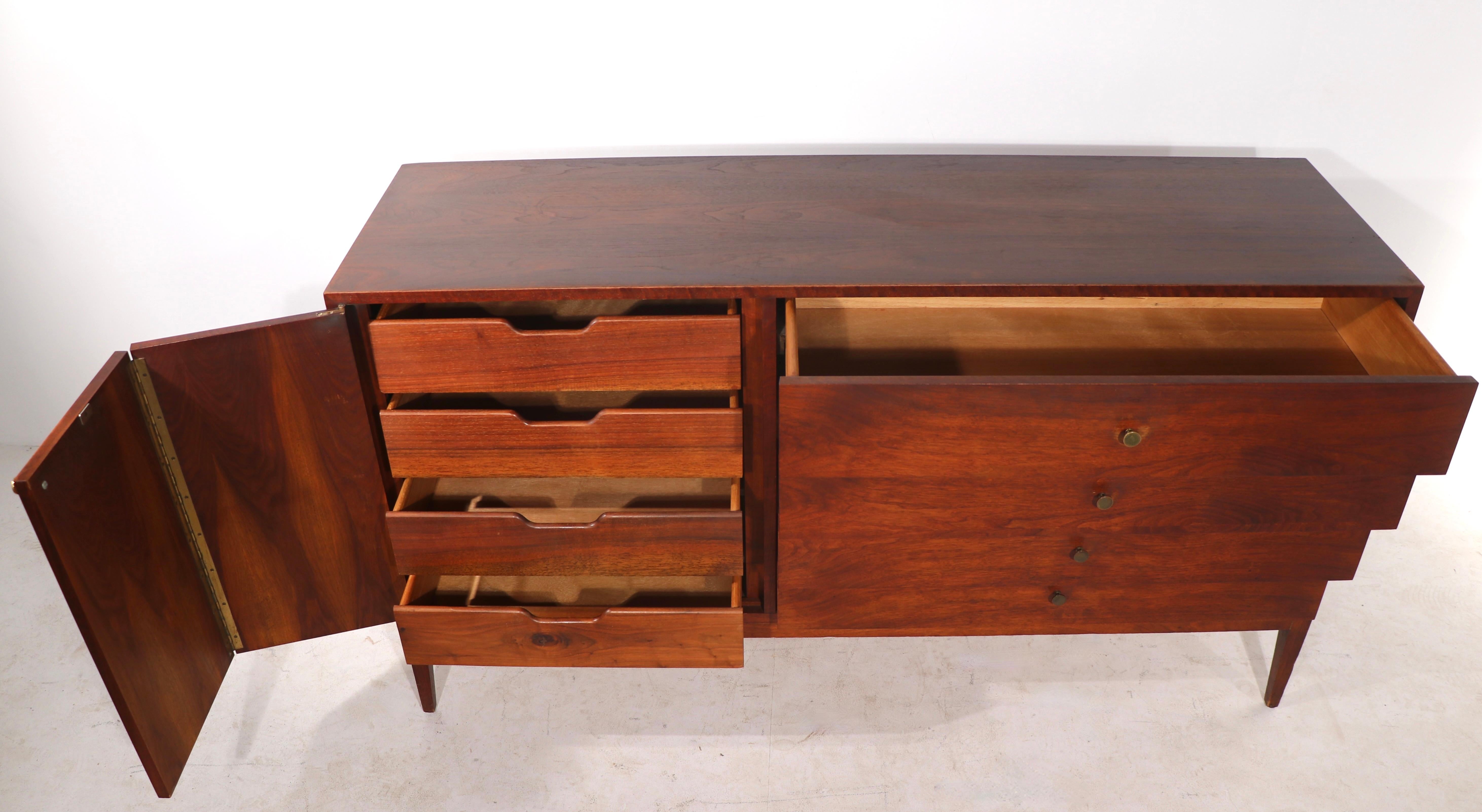 Mid-Century Dresser Cabinet Attributed to Paul McCobb For Sale 6