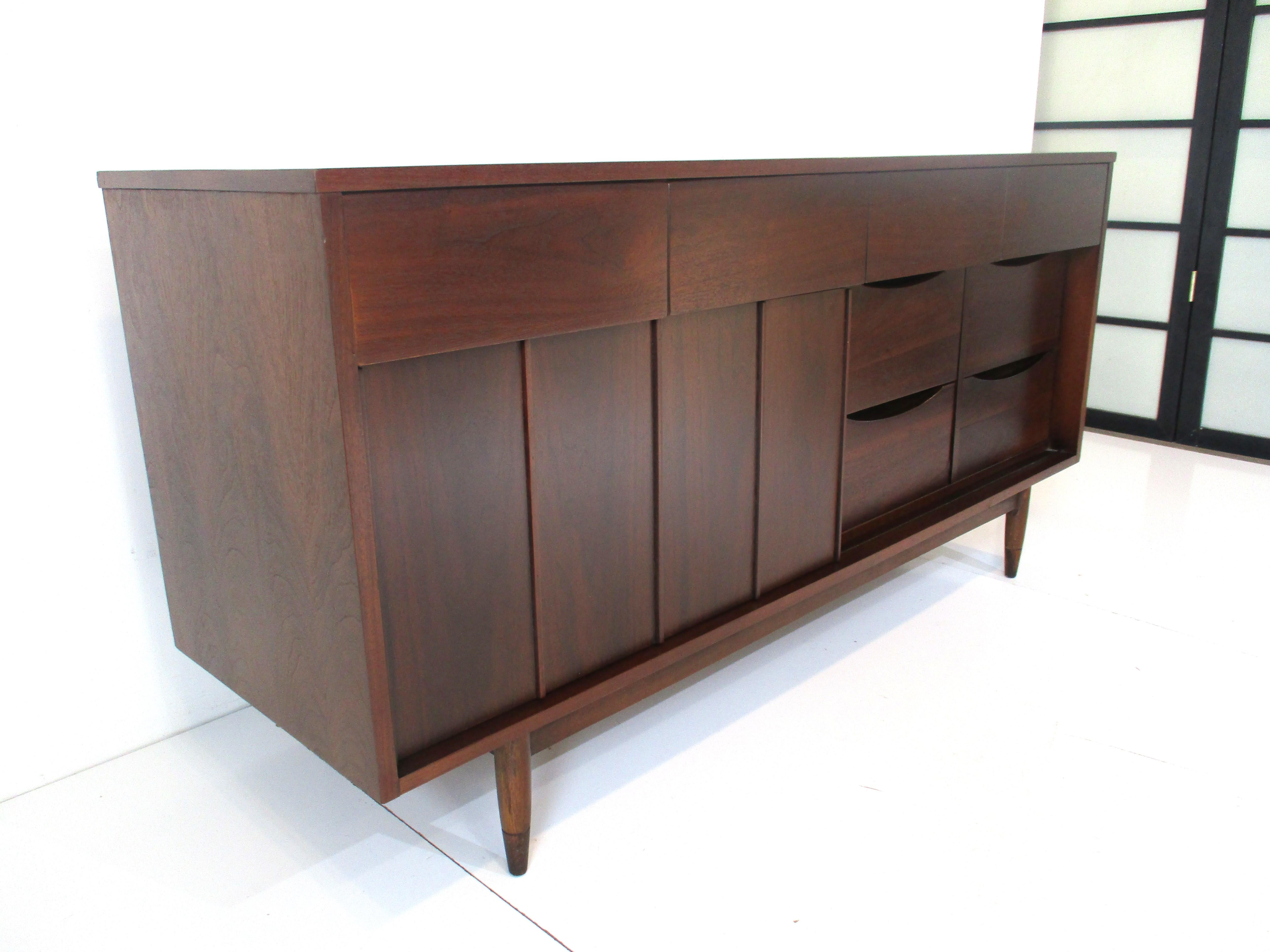 Mid Century Dresser / Credenza by Mainline Modern in the Style of Heritage In Good Condition In Cincinnati, OH