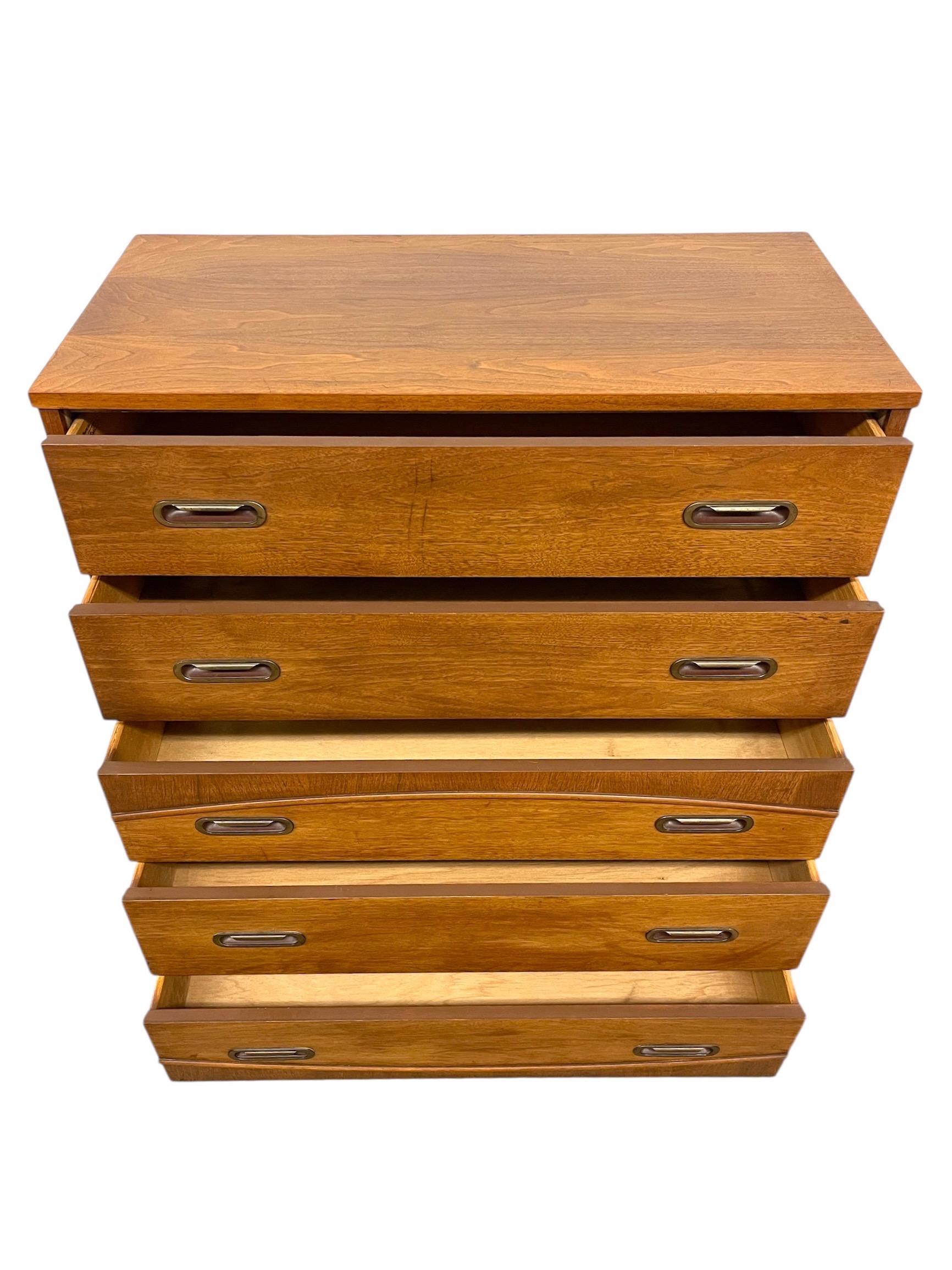 Mid-Century Dresser Set by Hooker Furniture, 9-Drawer and 5-Drawer Dresser im Angebot 1