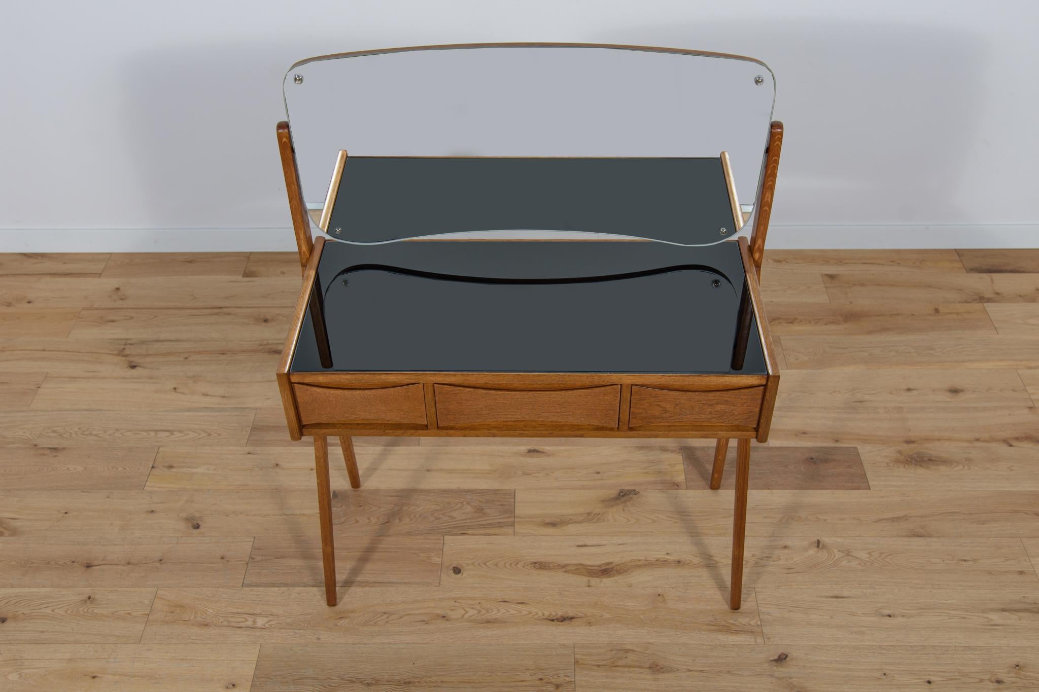 Mid-Century Dressing Table by A. Vodder for Ølholm Møbelfabri, 1960s In Excellent Condition For Sale In GNIEZNO, 30