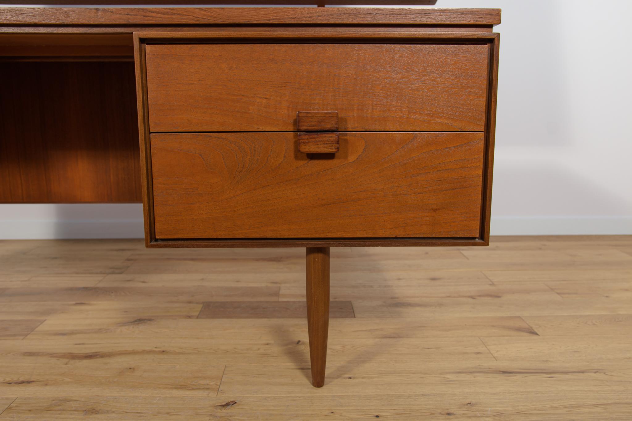 Mid-Century Dressing Table by I. Kofod-Larsen for G-Plan, 1960s 3