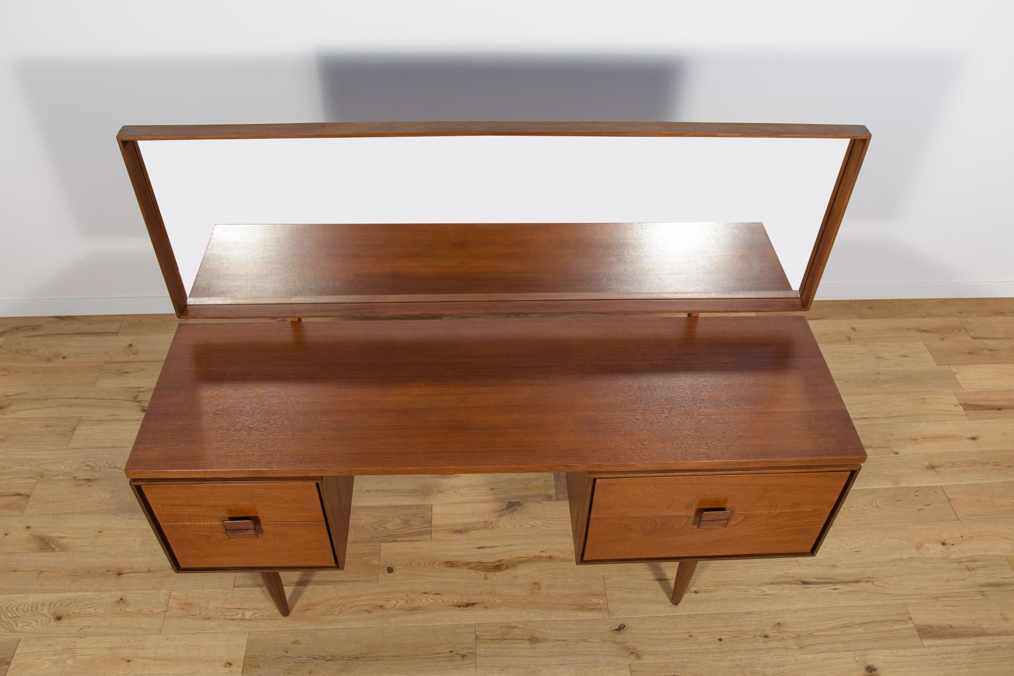 British Mid-Century Dressing Table by I. Kofod-Larsen for G-Plan, 1960s