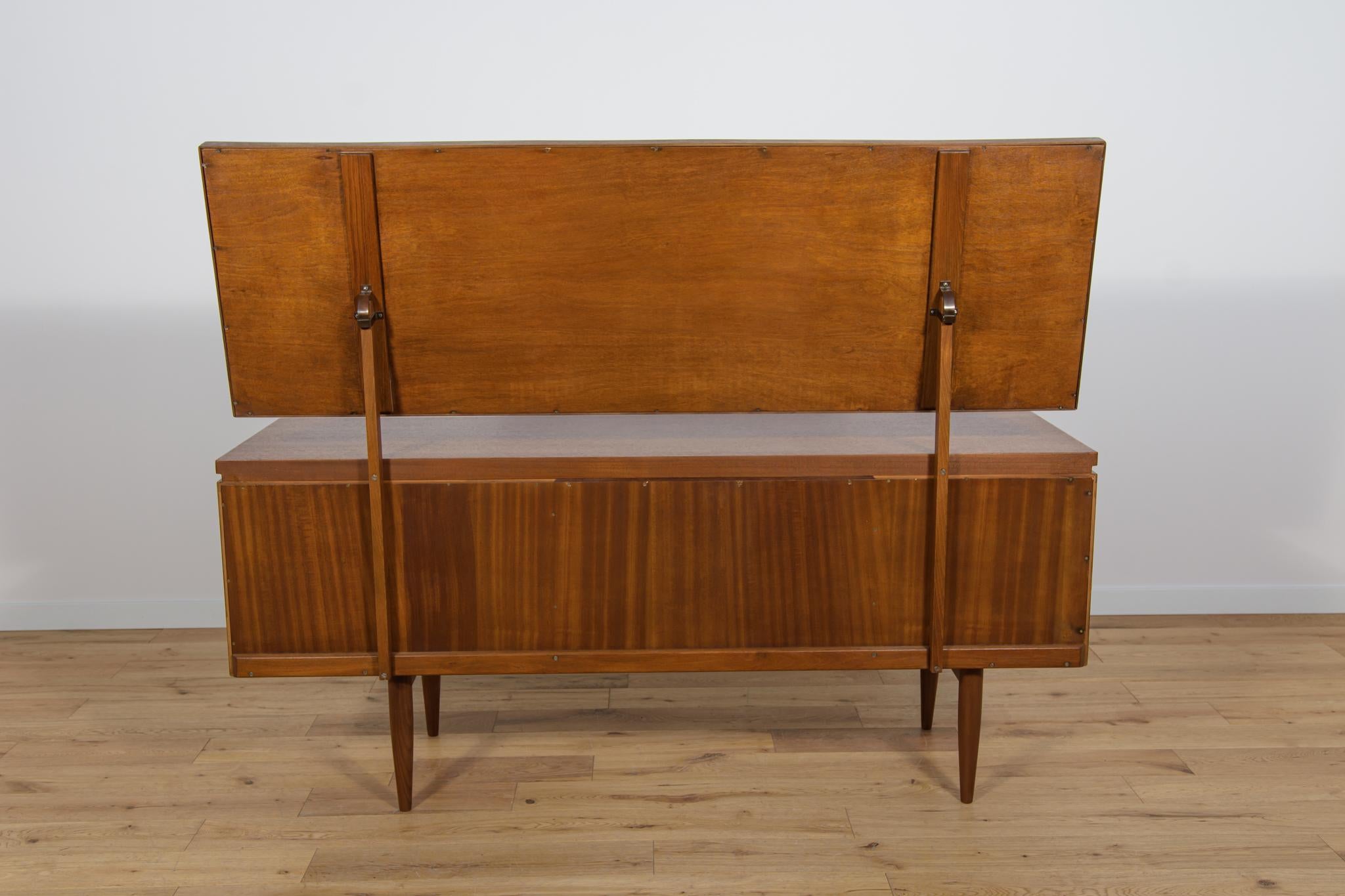 Mid-Century Dressing Table by I. Kofod-Larsen for G-Plan, 1960s In Excellent Condition In GNIEZNO, 30