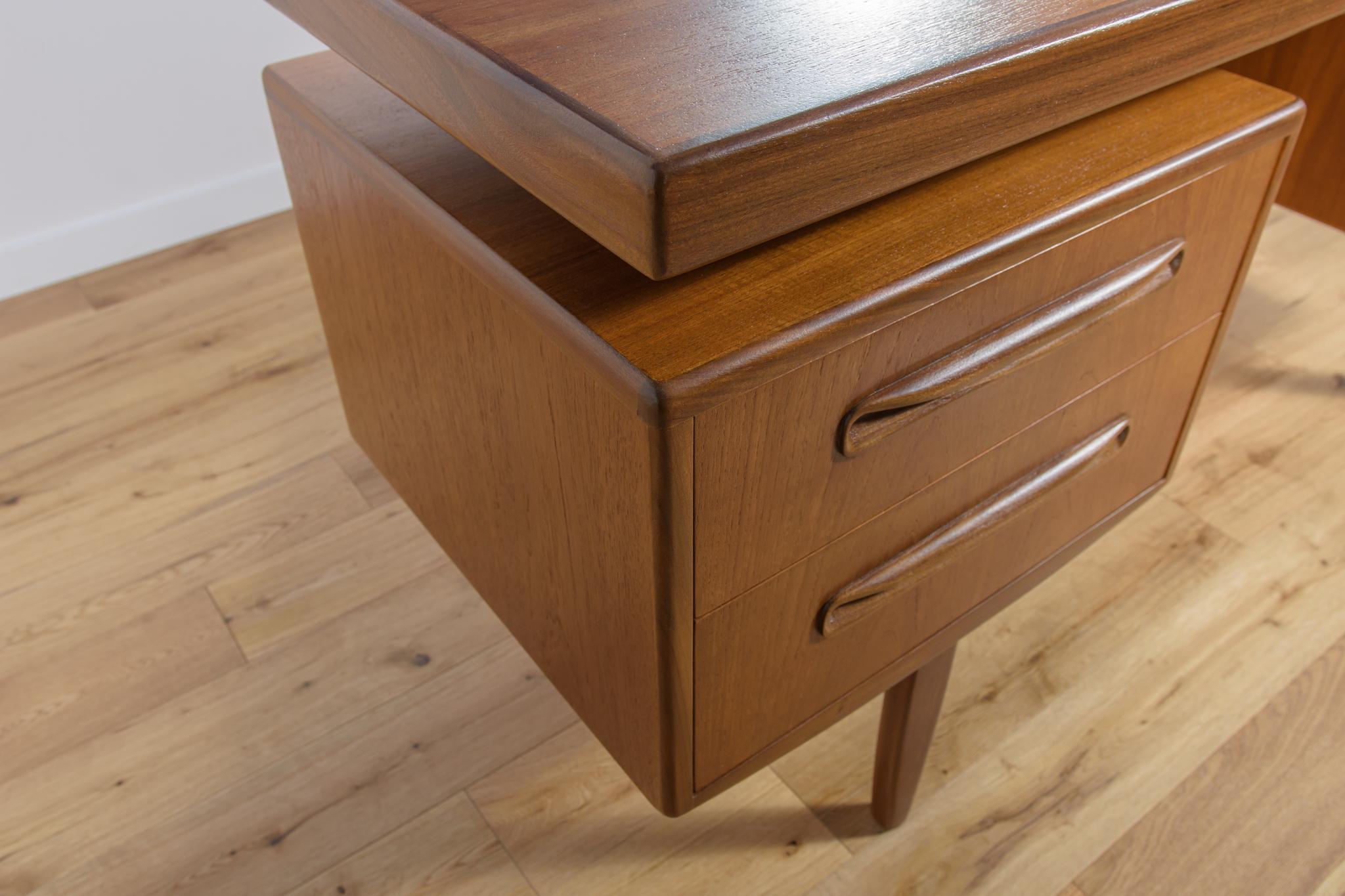 Mid Century  Dressing Table by Victor Wilkins for G-Plan, 1960s 5