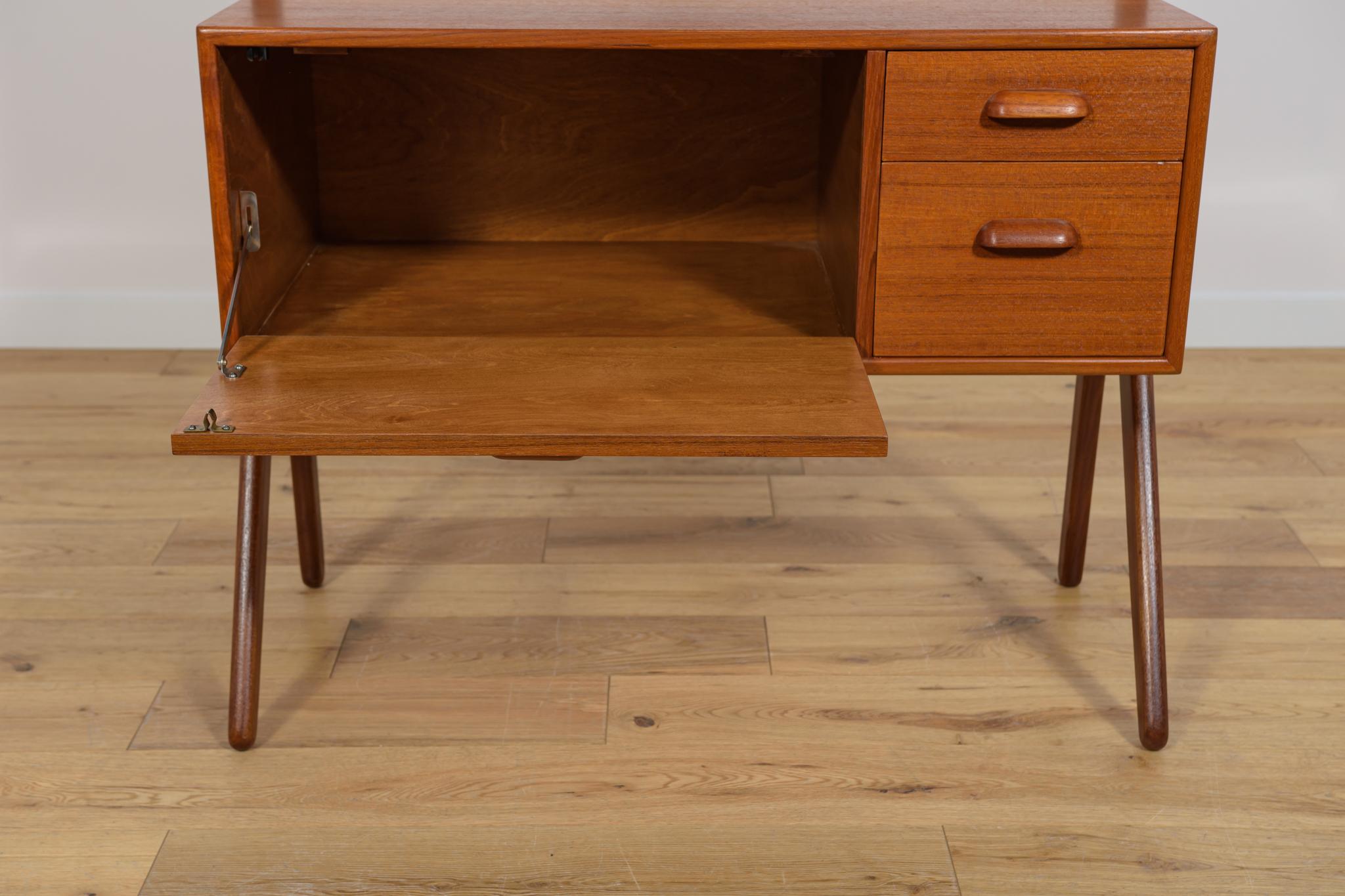 Mid-Century Dressing Table from Ølholm Møbelfabri, 1960s For Sale 4