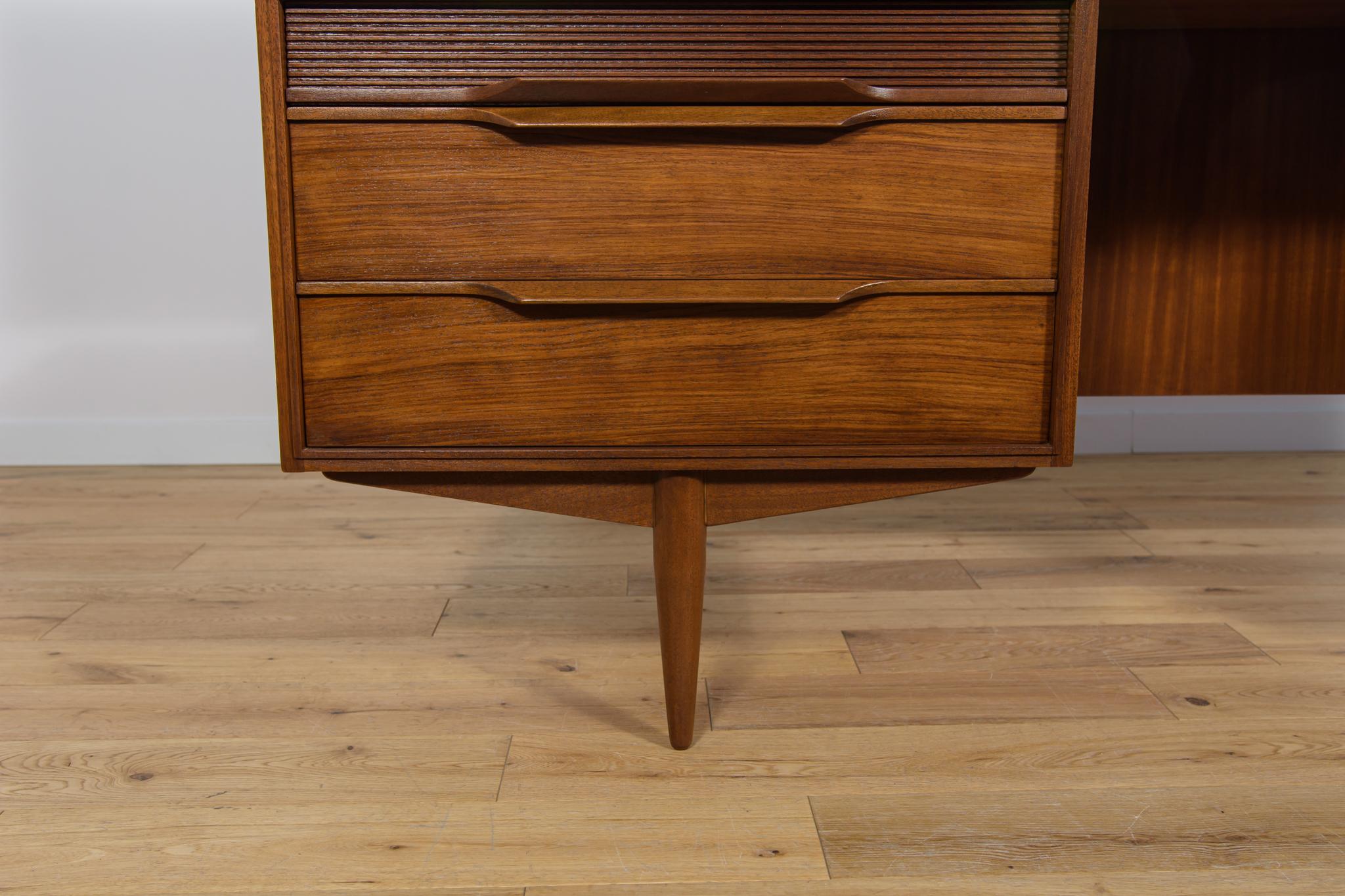 Mid-Century Dressing Table from White and Newton, 1960s For Sale 5