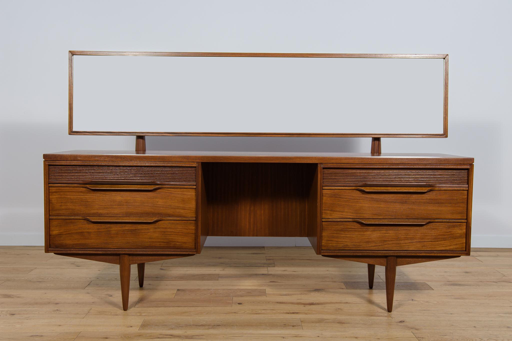 Mid-Century Modern Mid-Century Dressing Table from White and Newton, 1960s For Sale