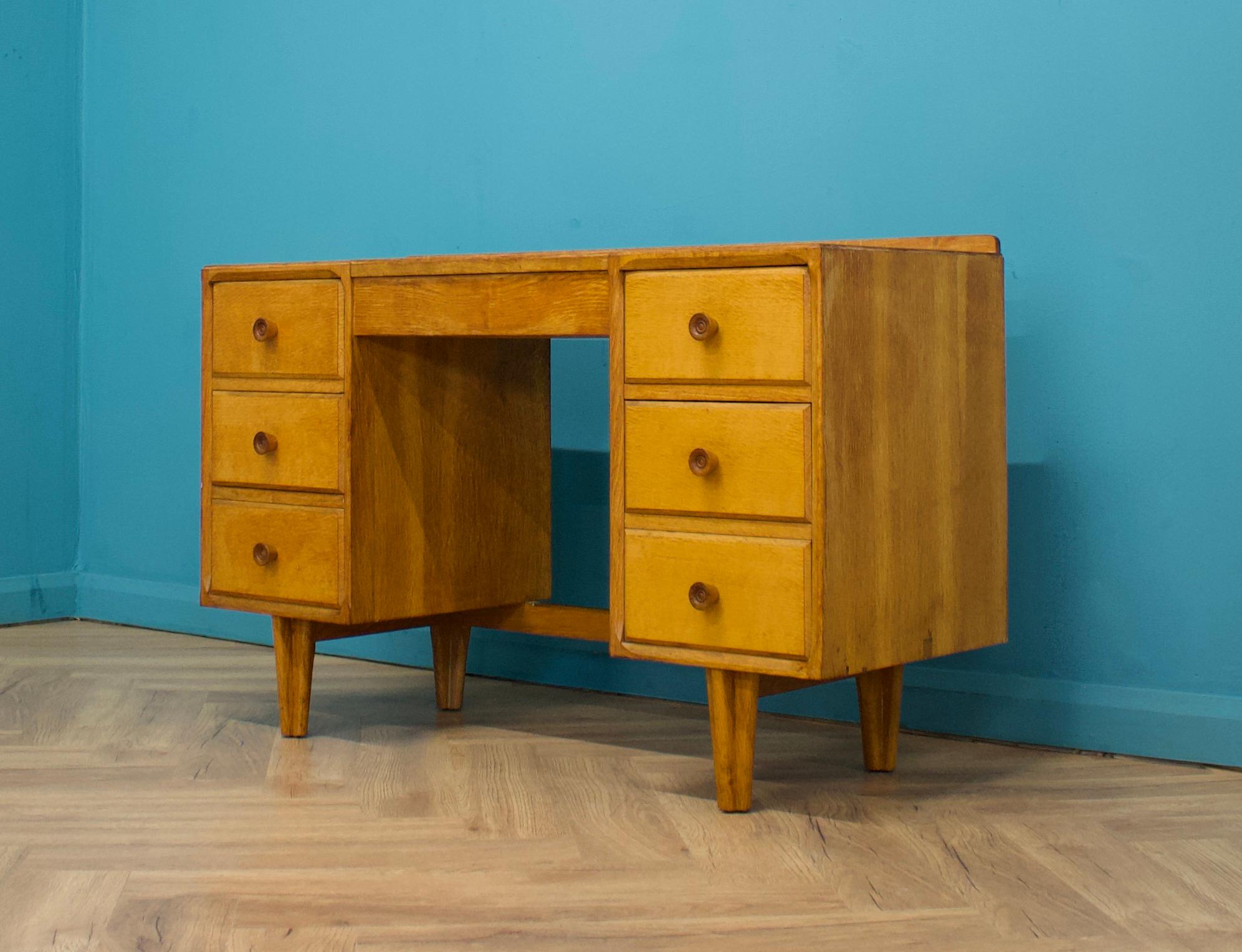 Mid-Century-Schminktisch aus Eiche, 1950er Jahre im Zustand „Gut“ im Angebot in South Shields, GB