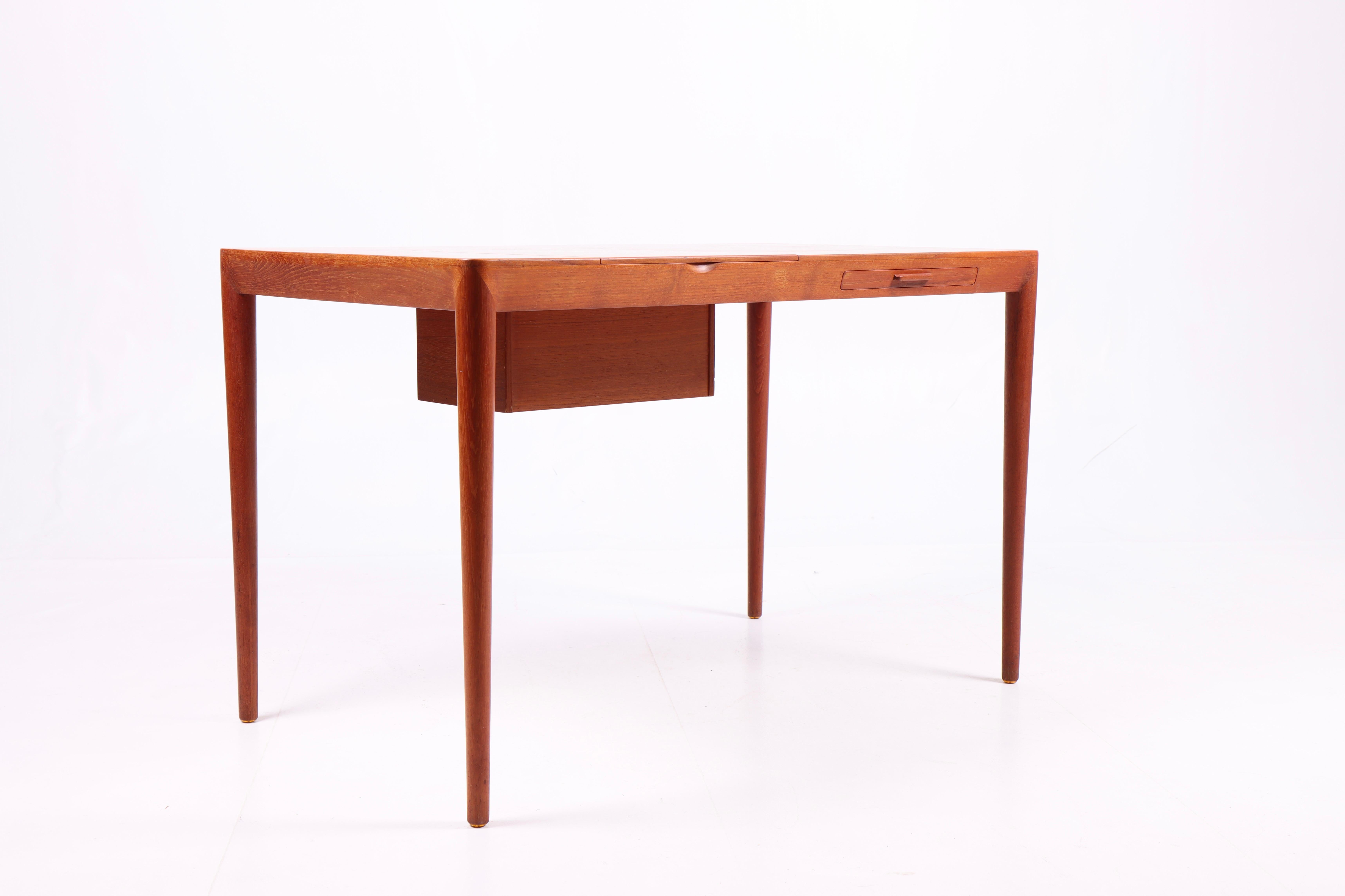 Dressing table model 65 in teak. Designed by Severin Hansen and made by Haslev furniture in the 1960s. Great condition.