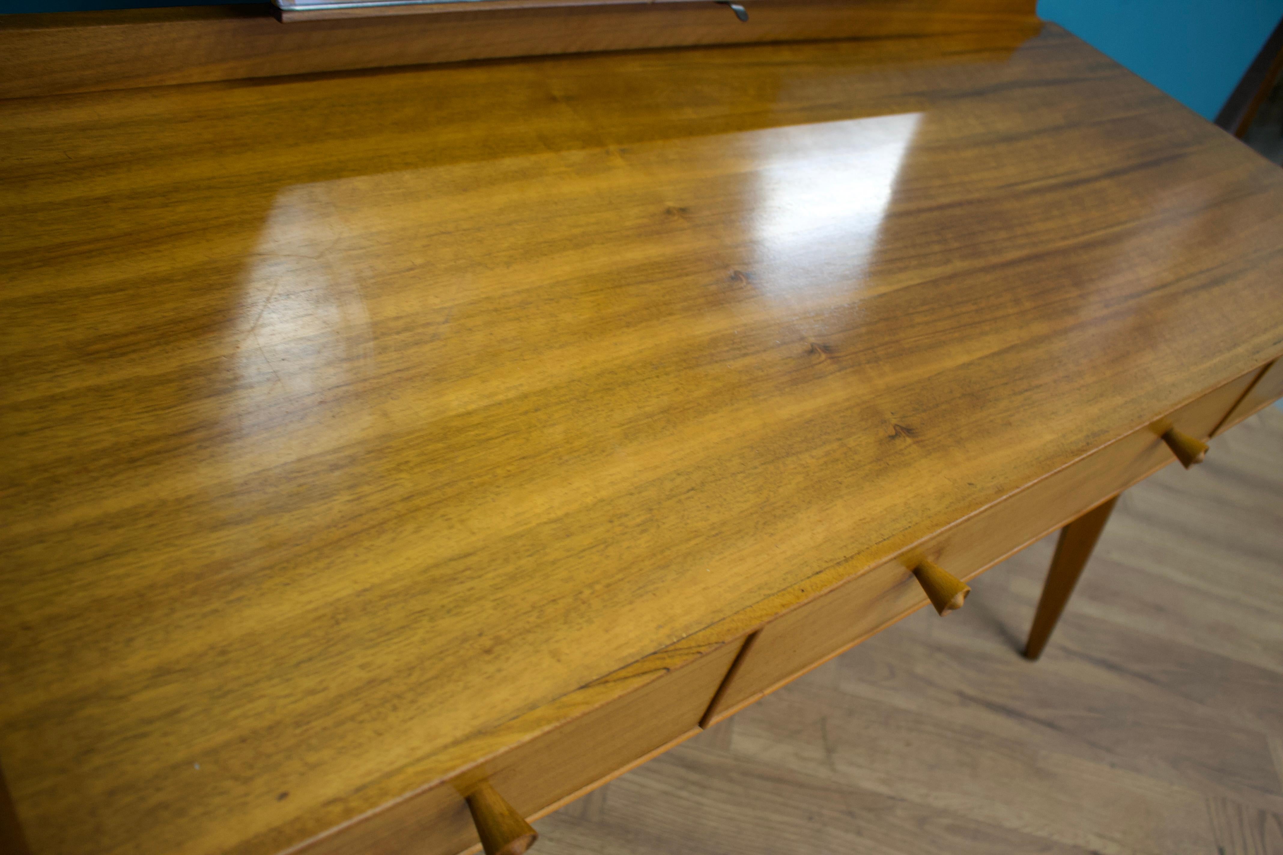 20th Century Mid Century Dressing Table in Walnut by Alfred COX for Heals, 1950s For Sale
