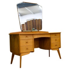 Vintage Midcentury Dressing Table in Walnut by Alfred COX for Heals, 1950s